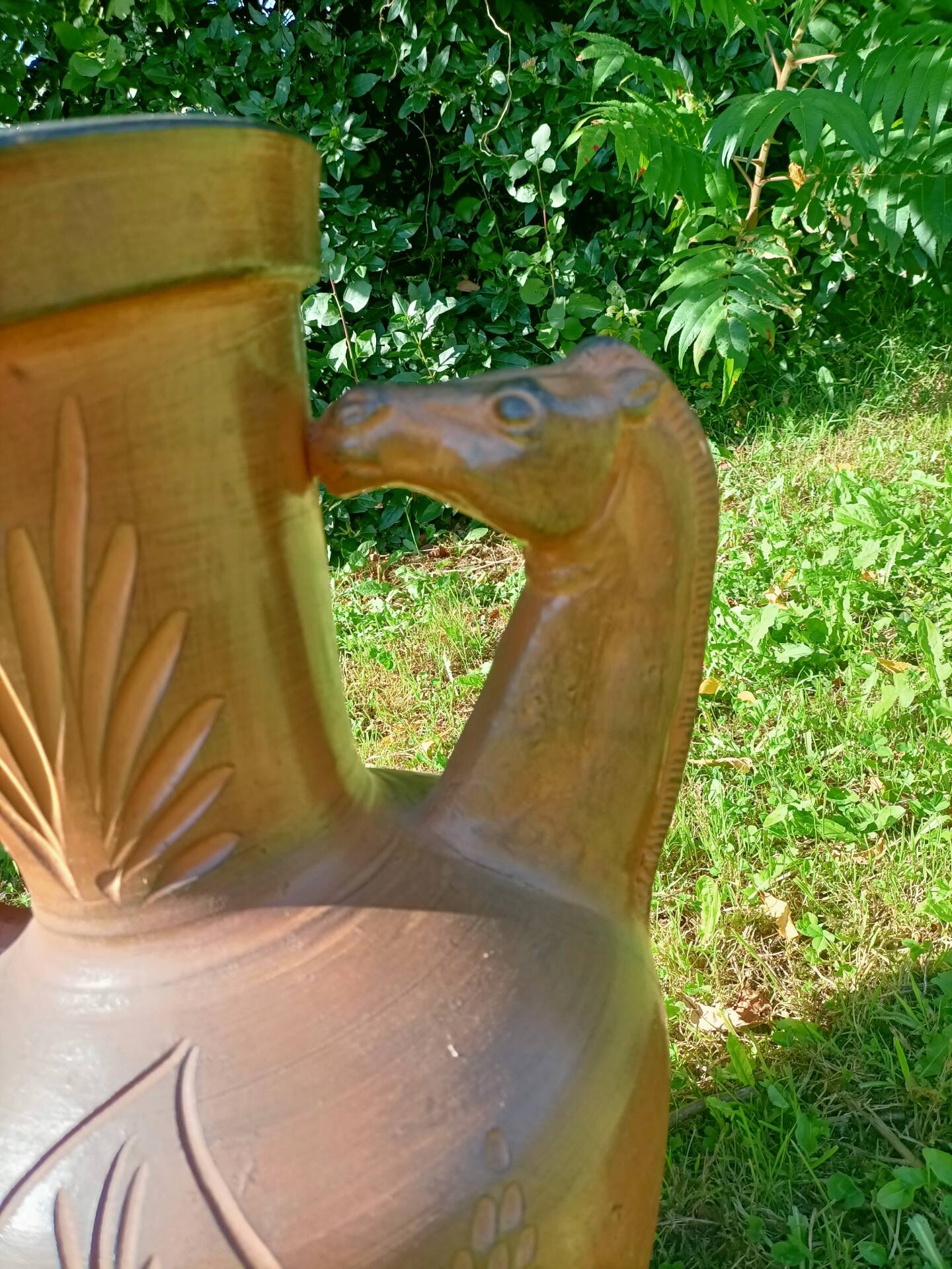 Large vase/jar Horses