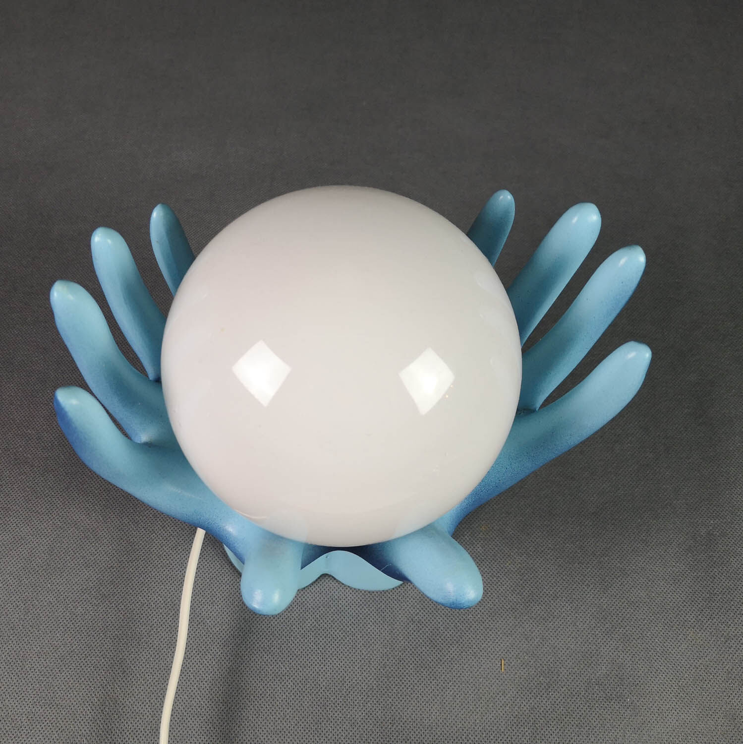 Vintage lamp hands and opal globe - blue - vintage luminaire