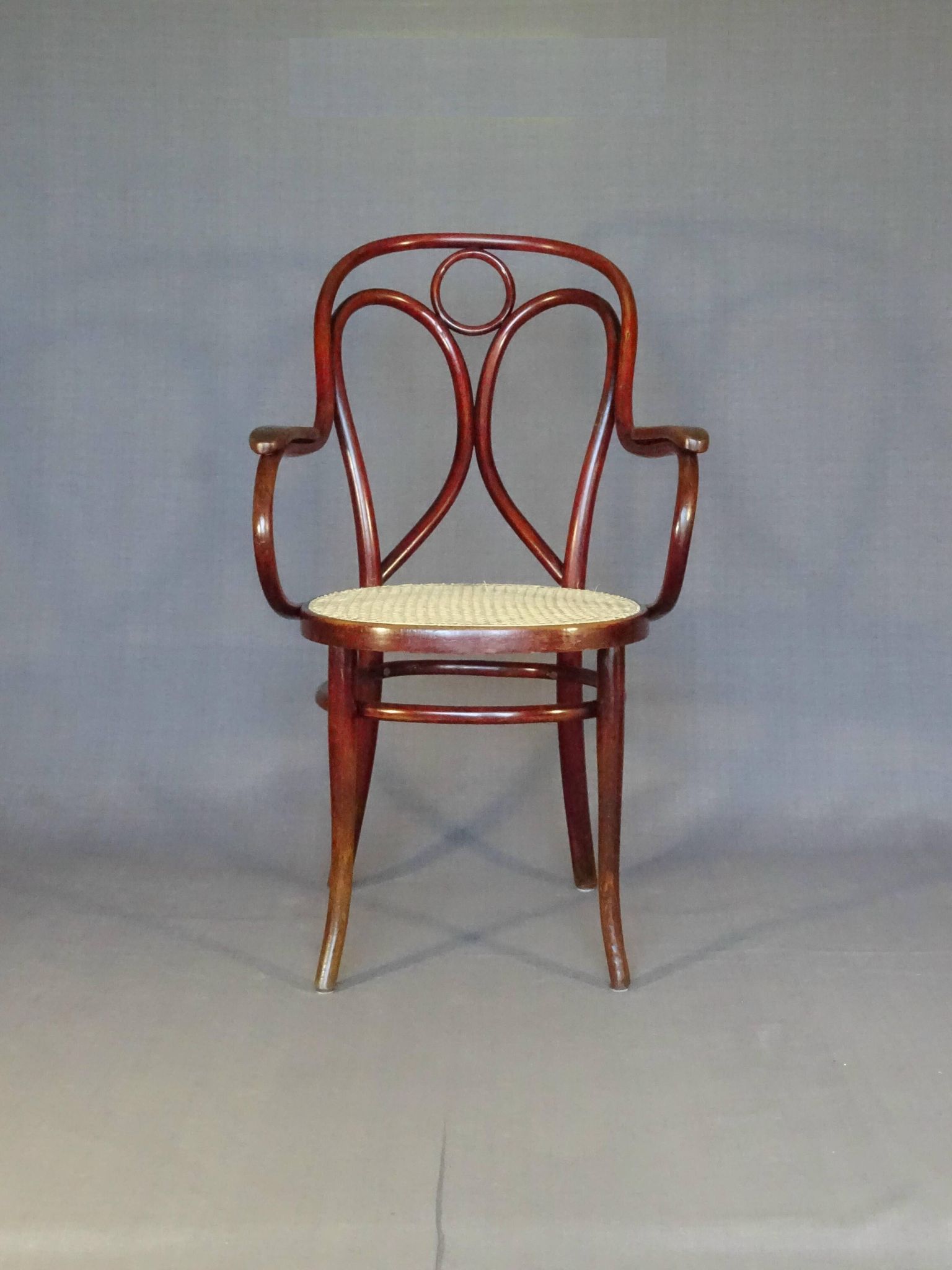 Thonet Armchair No. 19, new caned, ready to serve - Around 1905 -