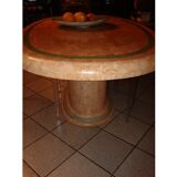 Table ovoide en travertin rose et vert vers 1975