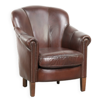 Charming sheepskin armchair with beautiful colours and nice details