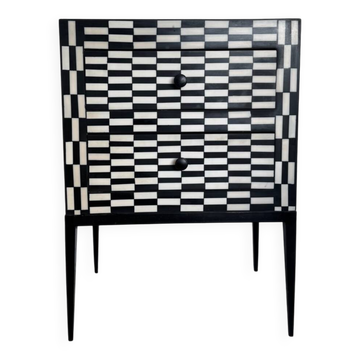 Commode en marqueterie de damier