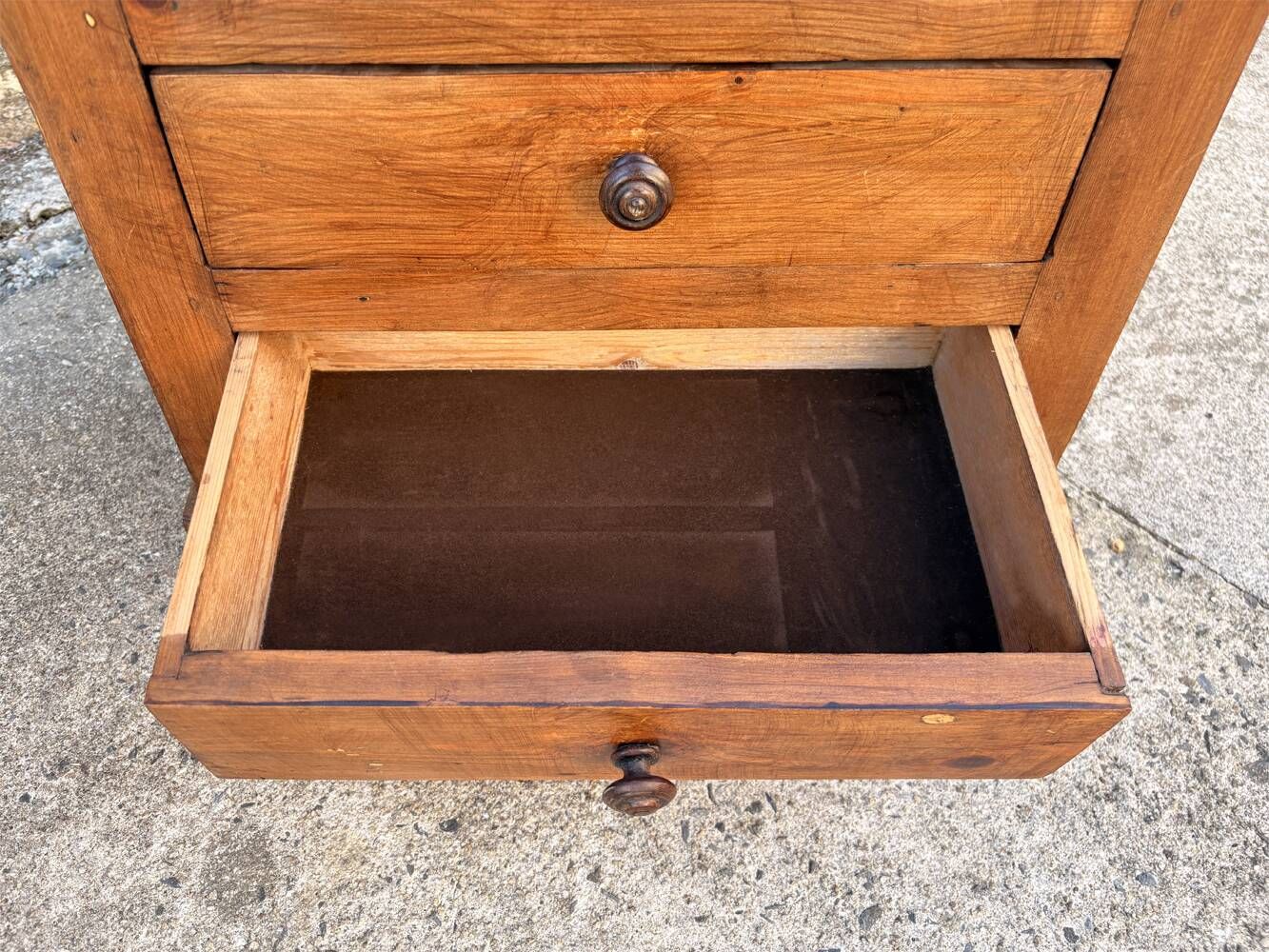 Small workshop cabinet with four drawers, mahogany finish and lined interiors.