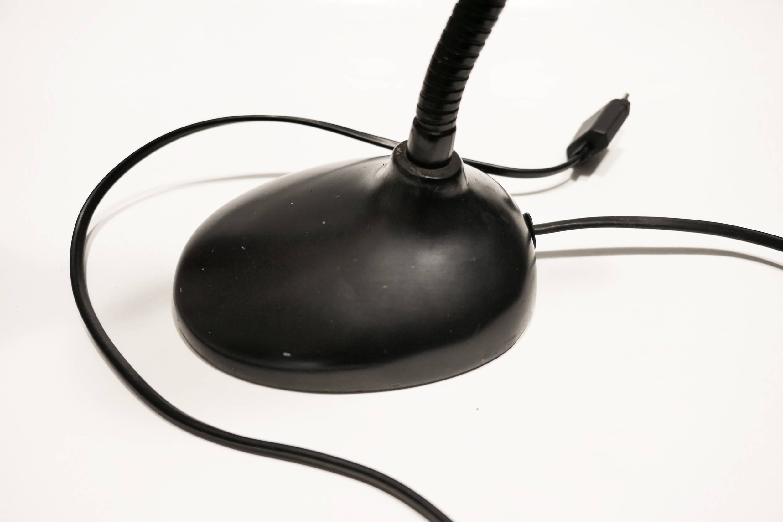 1960s articulated desk or workshop lamp in cast iron and metal