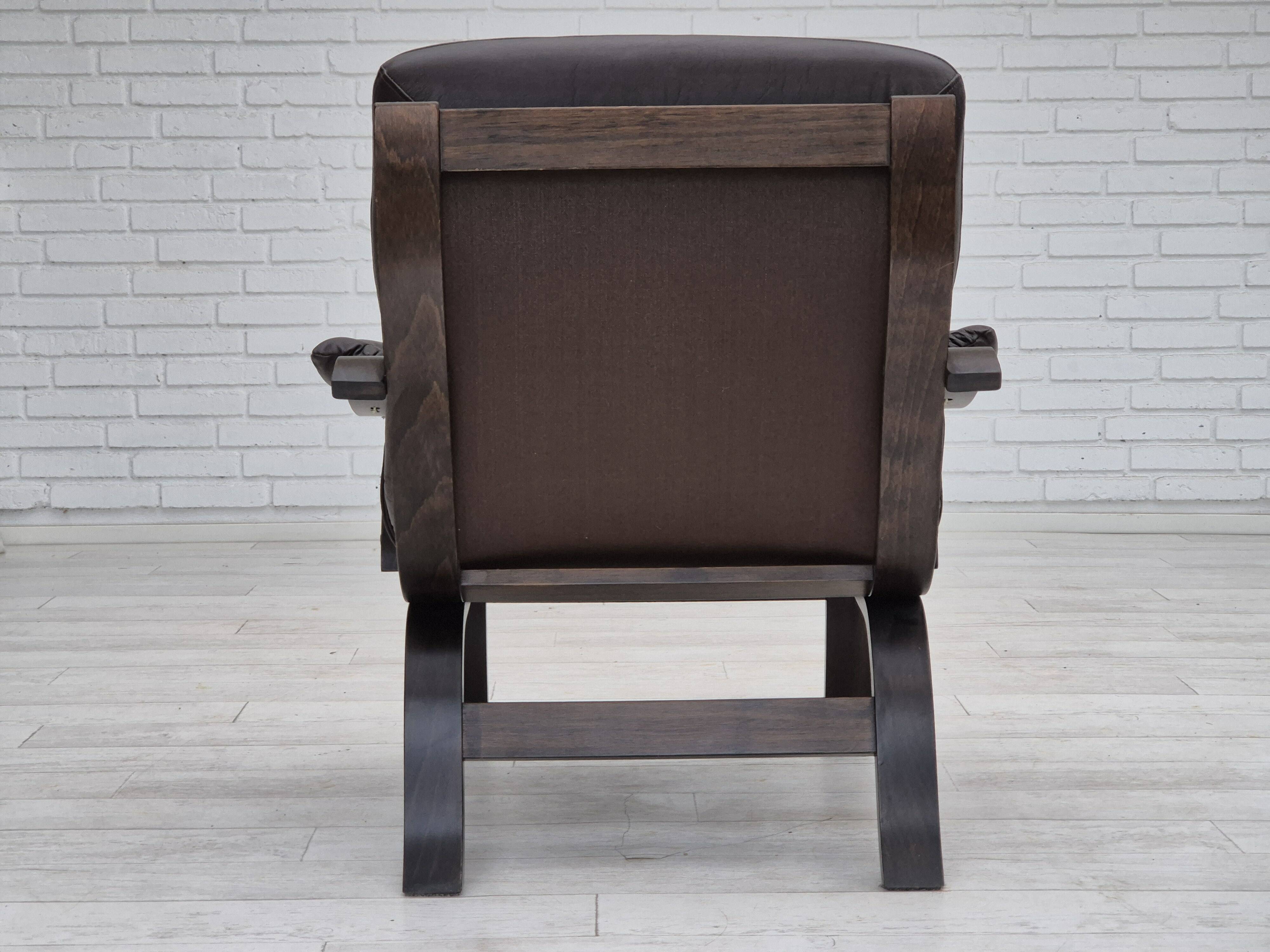 1970s, Scandinavian lounge chair in original condition, brown leather, dark bent wood.