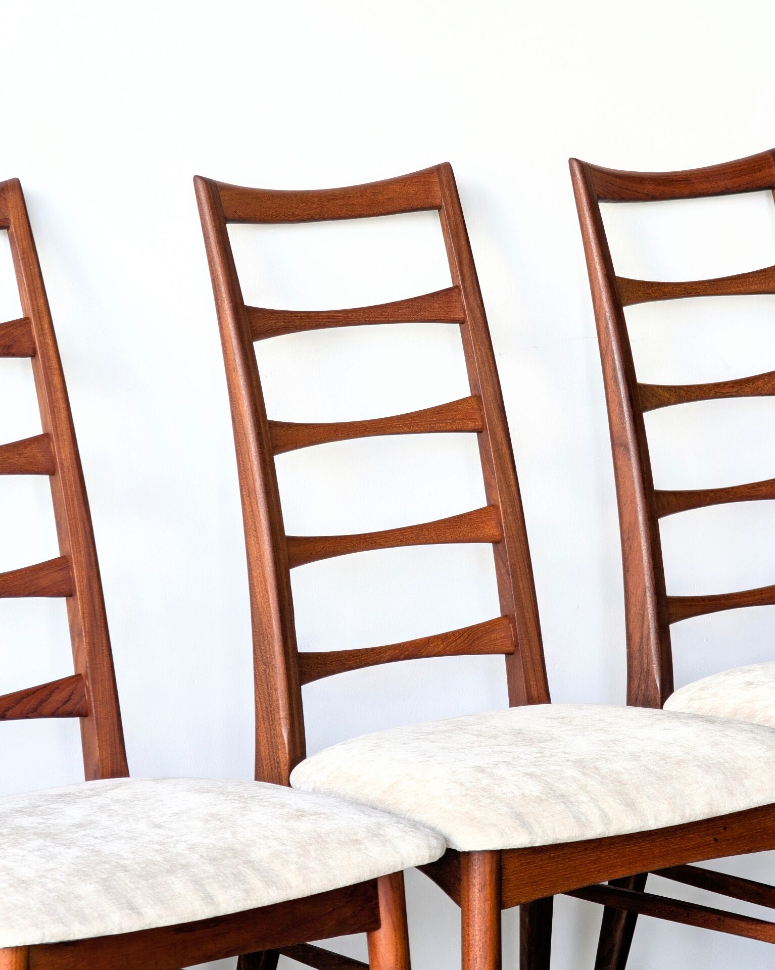 8 chaises vintage danoises teck modèle Lis, Niels Koefoed, 1960 1970