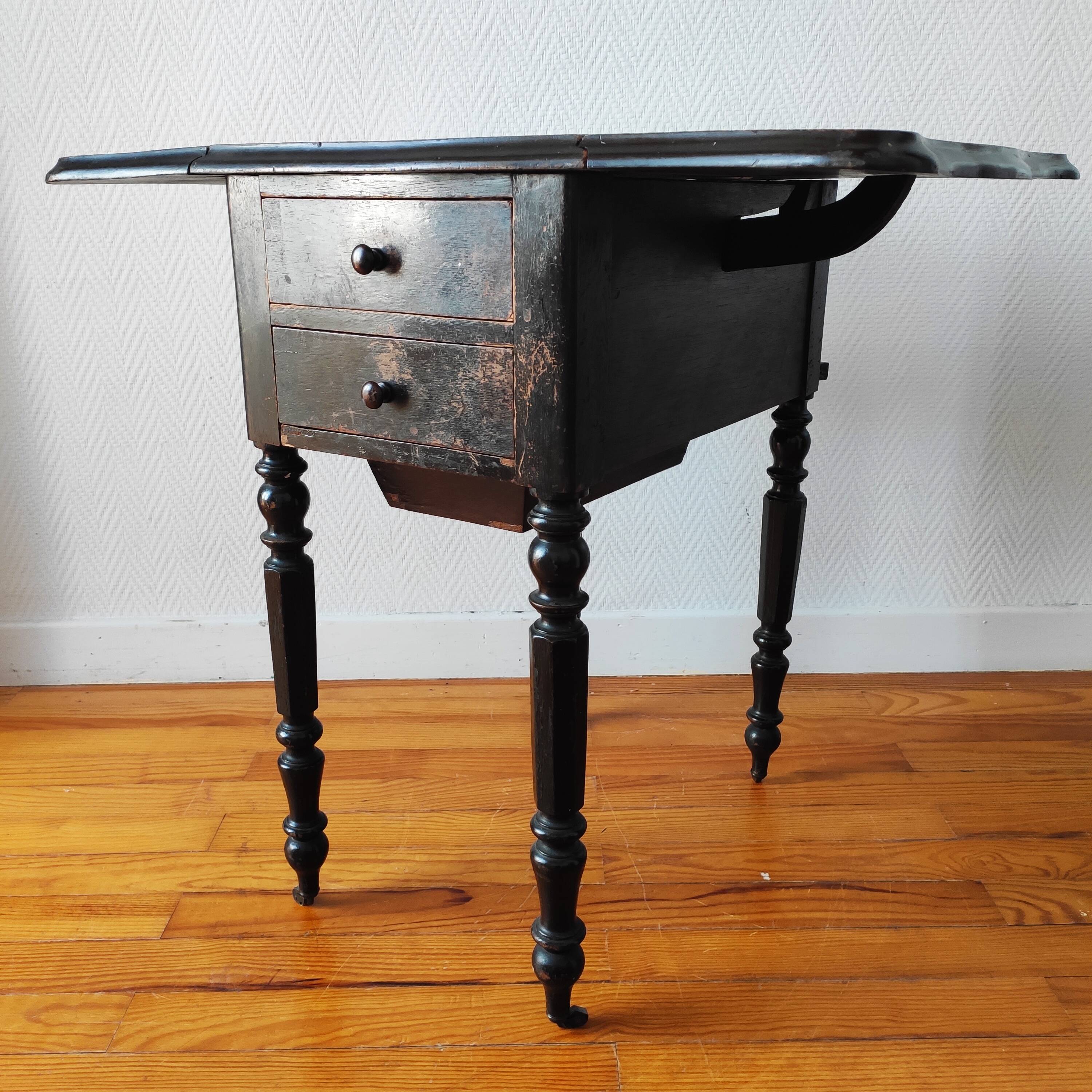 Table d’appoint ancienne à abattants style Napoleon III