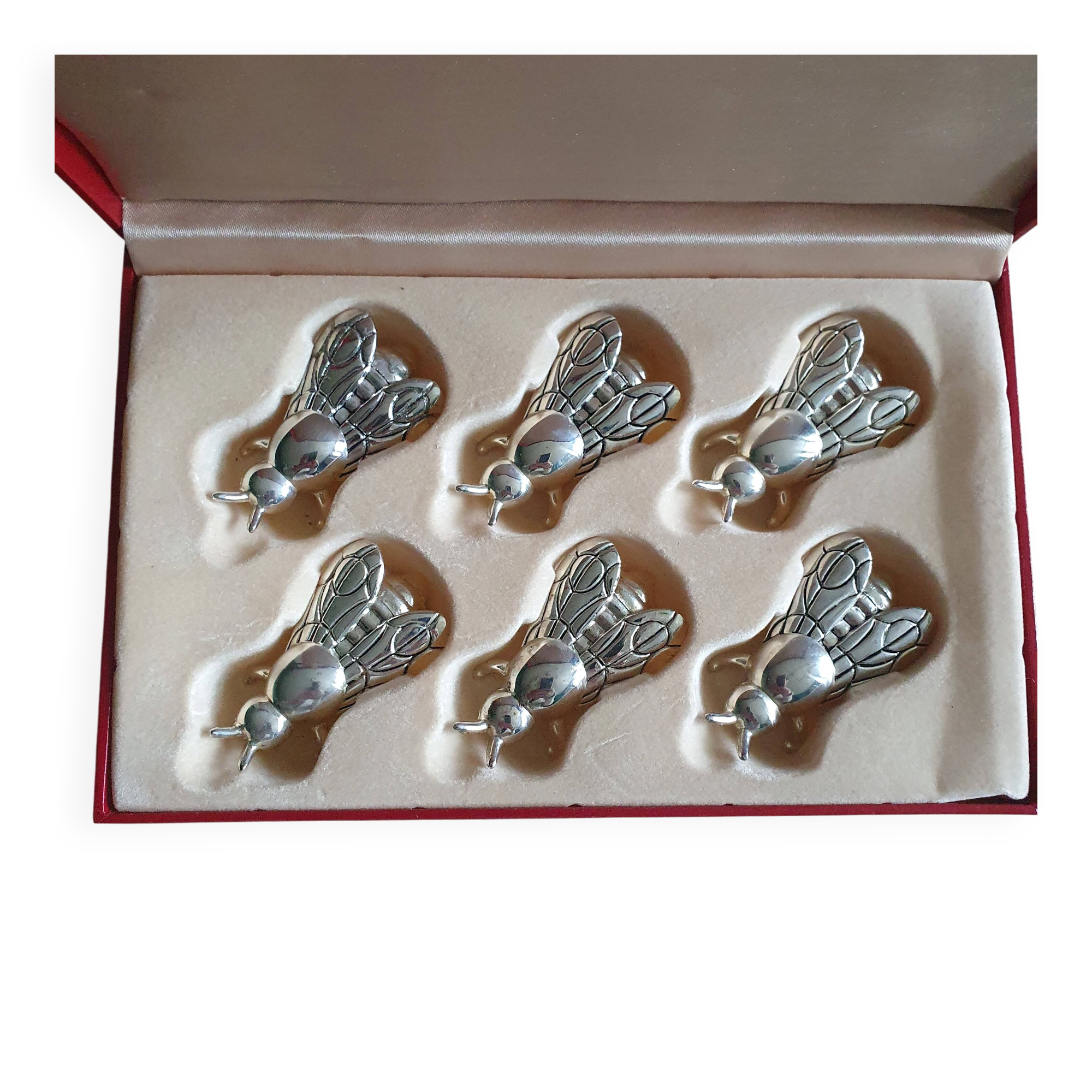 Bee knife holders