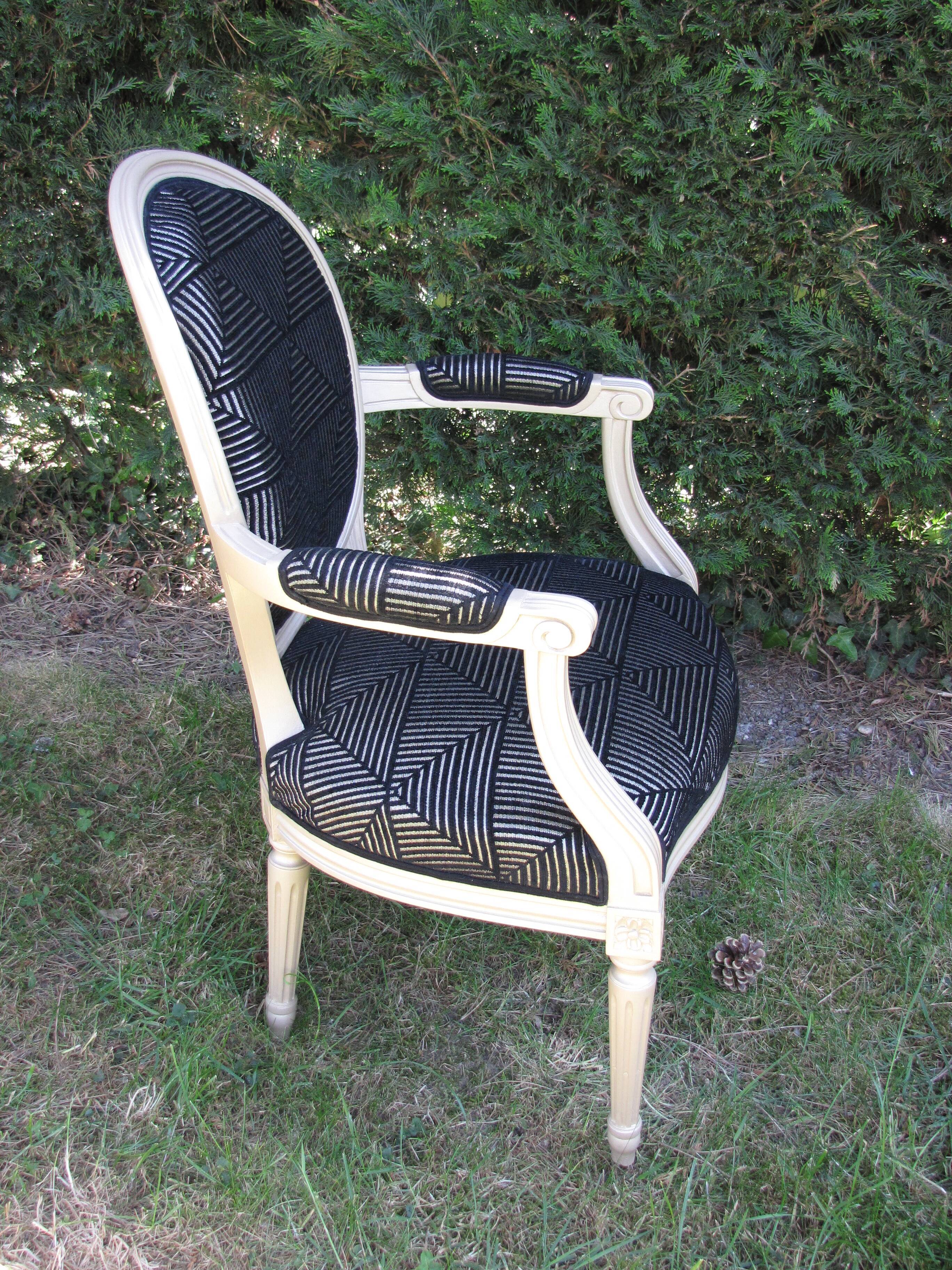 Fauteuil cabriolet style Louis XVI