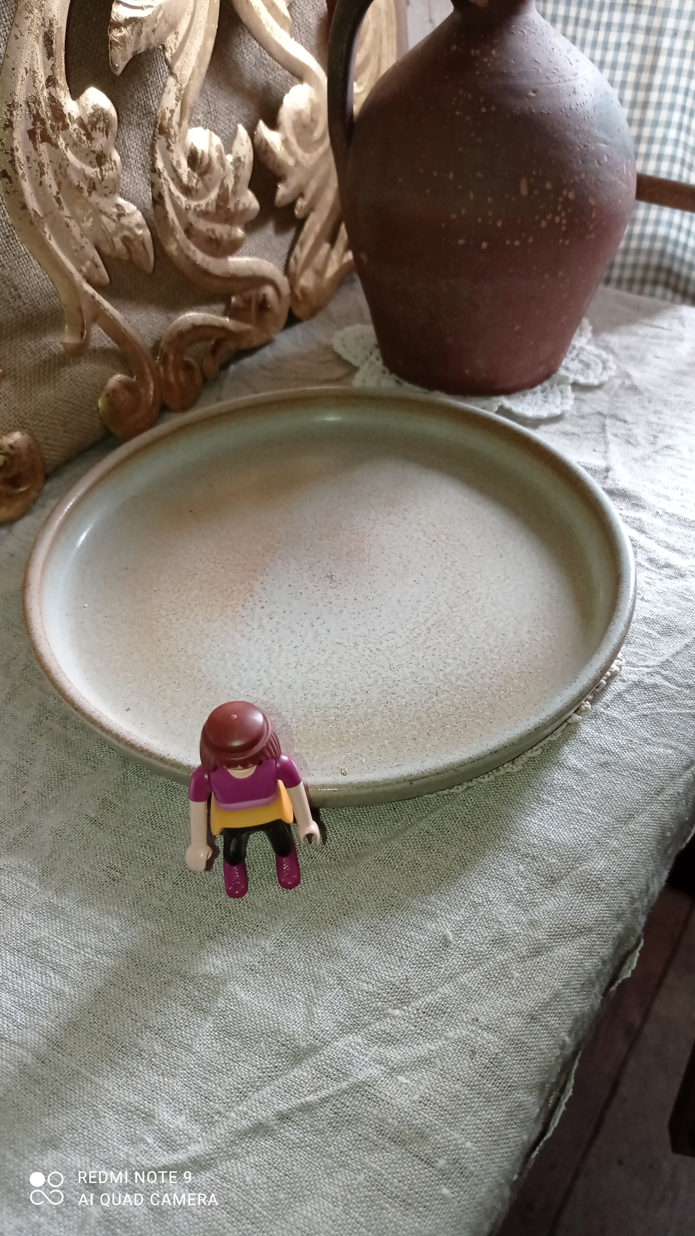 Set of six plates in sandstone