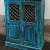 Armoire en bois ancien avec portes avec grille