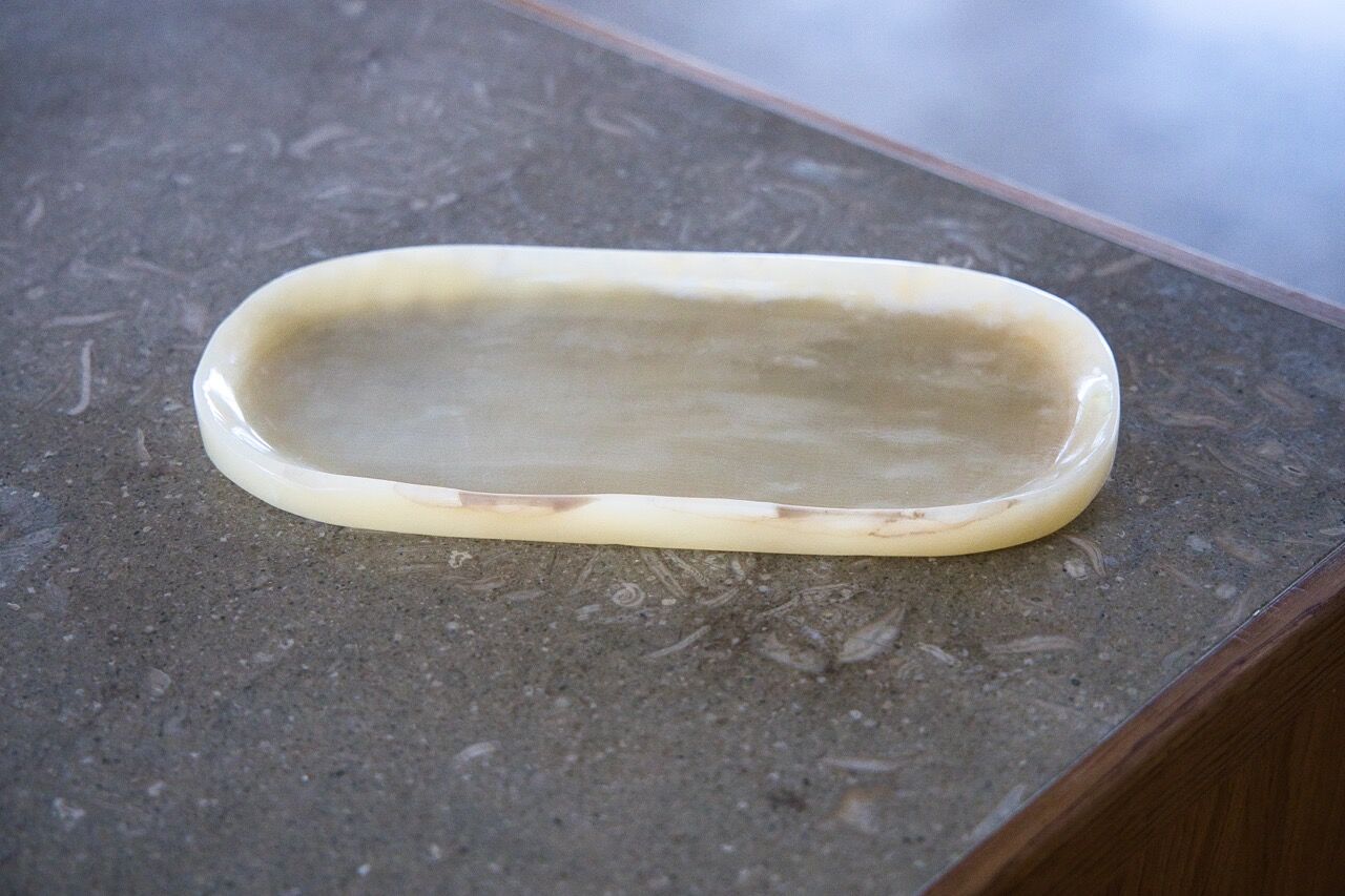 Oval top in orange onyx