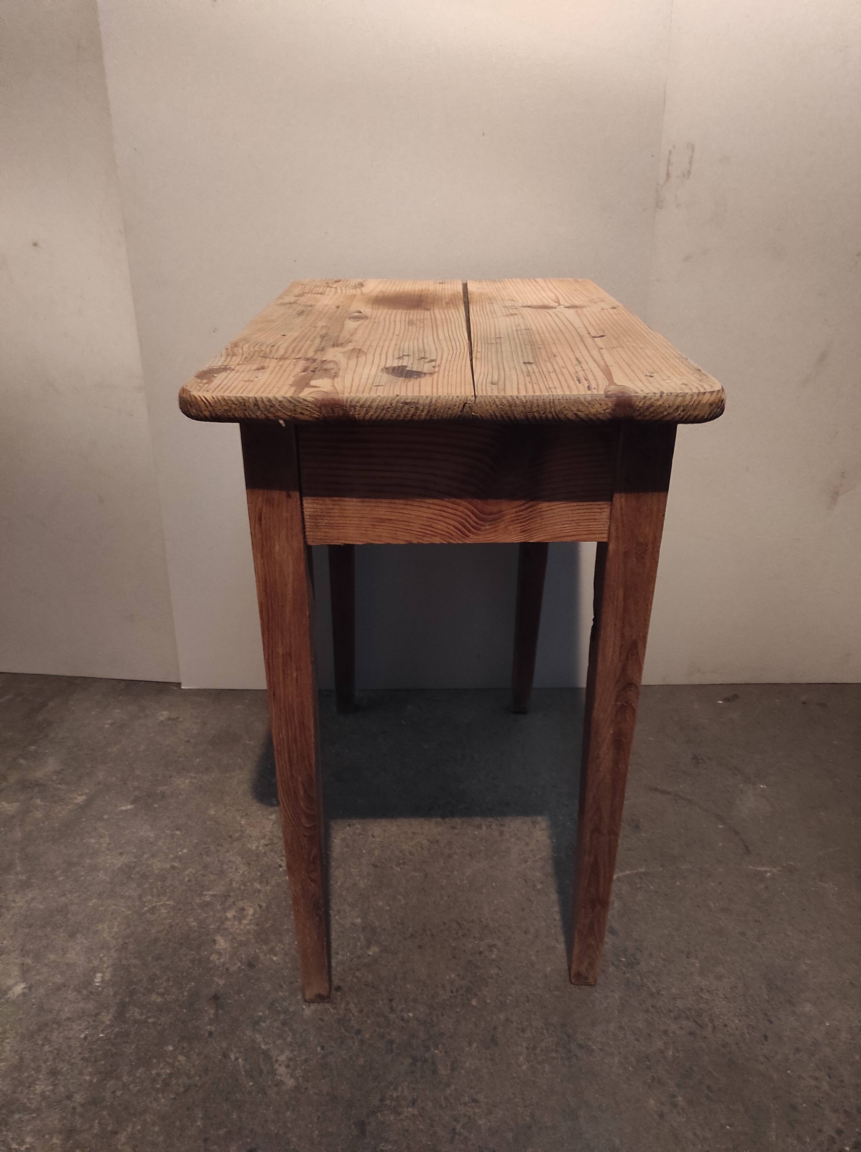 Farmhouse wooden table in fir and beech