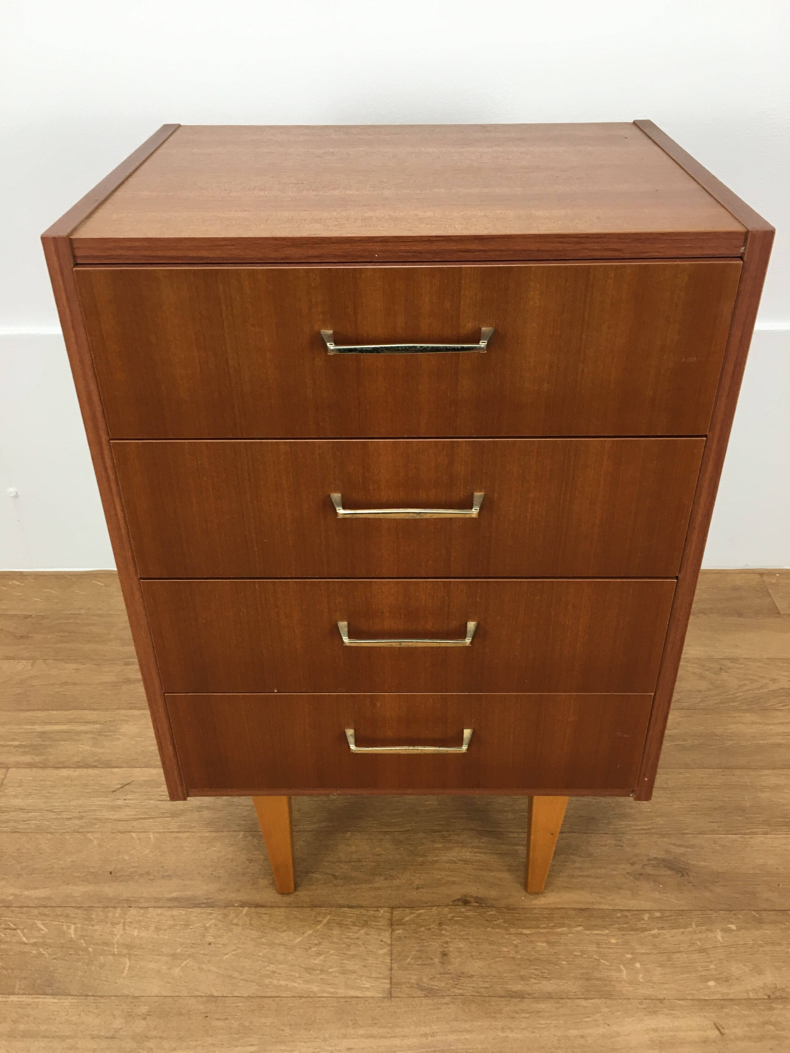 Scandinavian clothing dresser 4 drawers