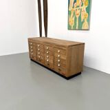 Double-sided display counter with 20 drawers