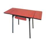Table en formica rouge