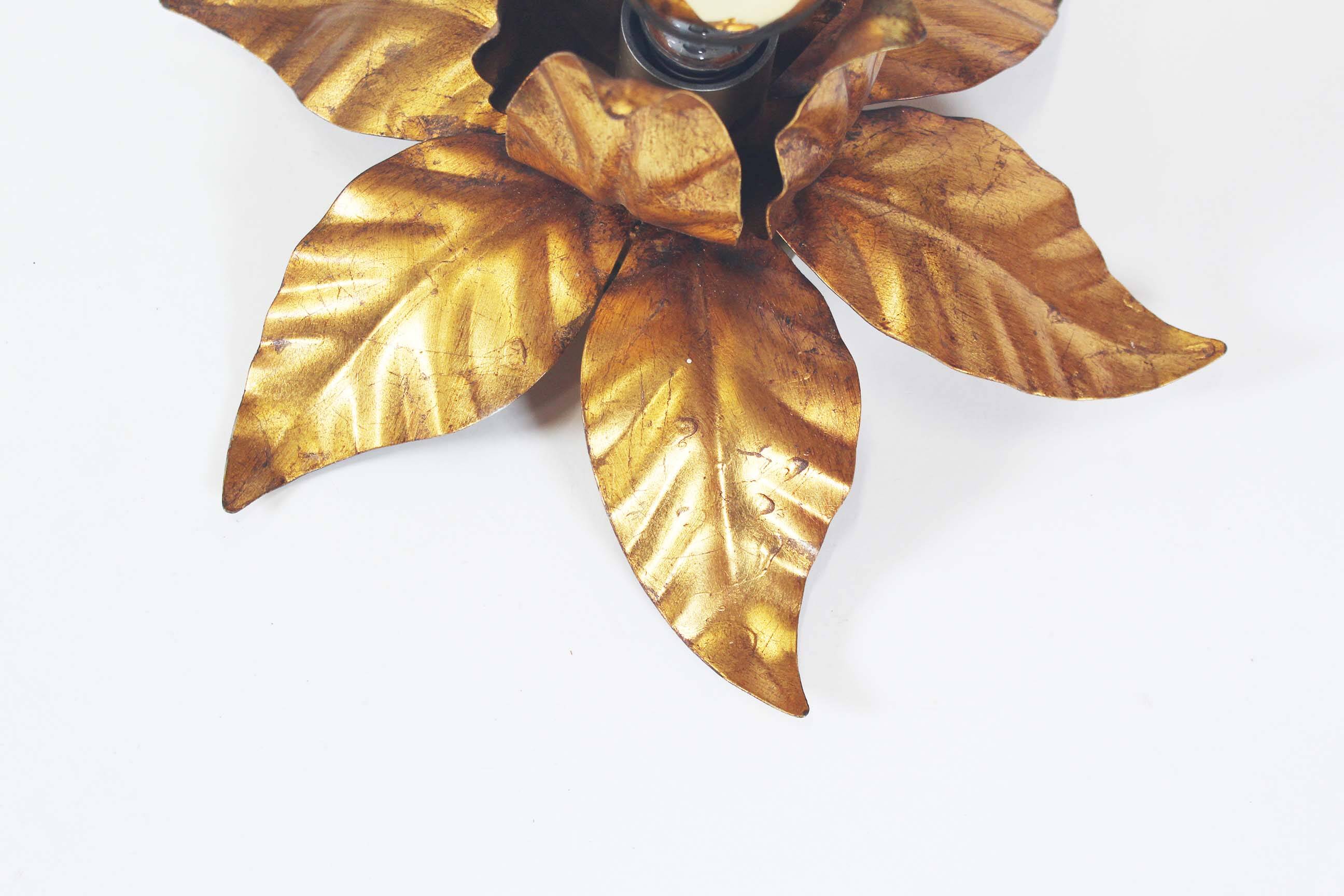 Petite applique ou plafonnier floral doré italien