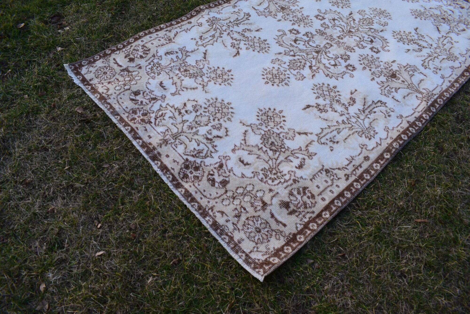 Vintage Turkish rug handmade 117x217 cm