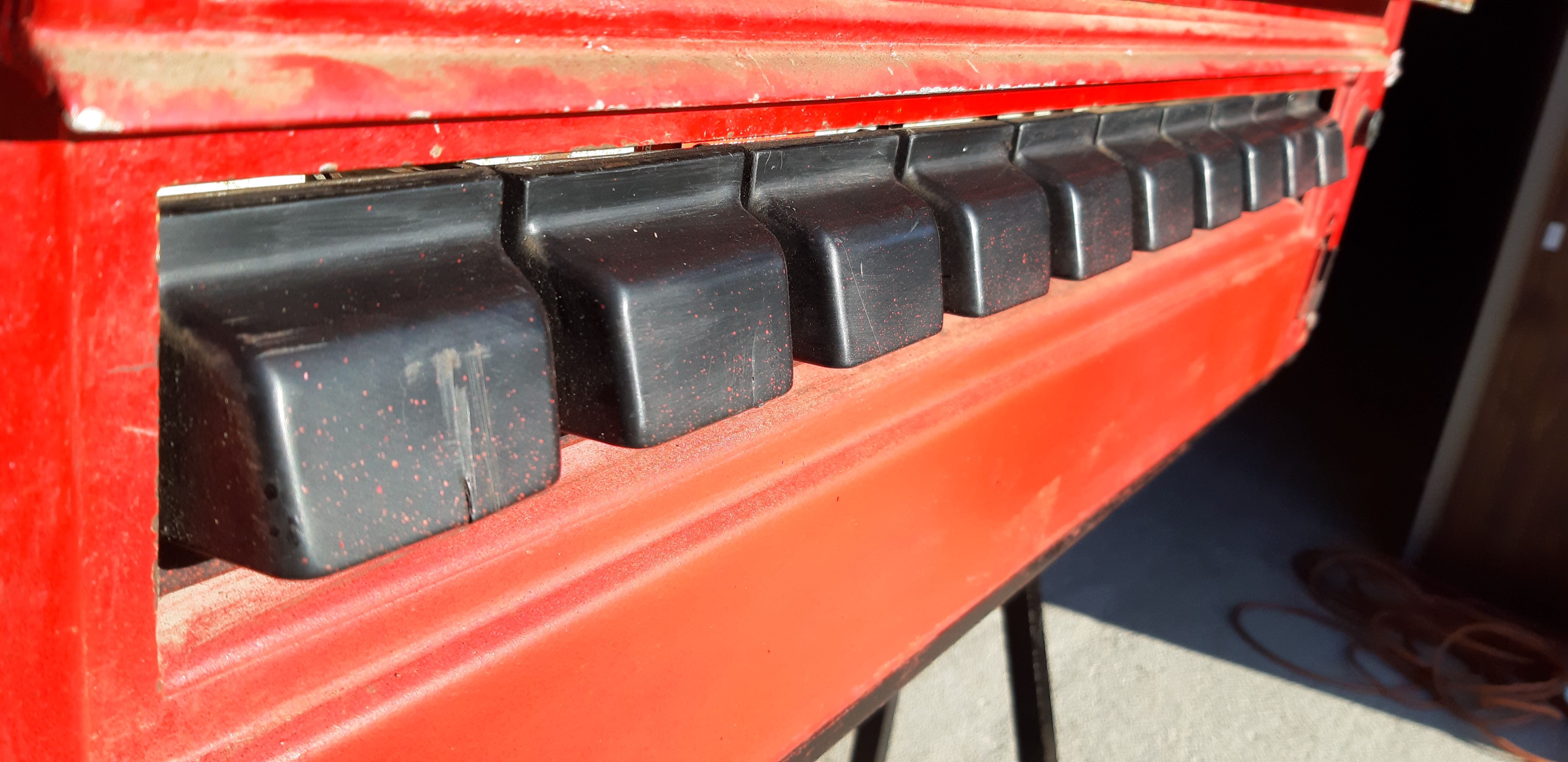 Distributor with tirettes de forain