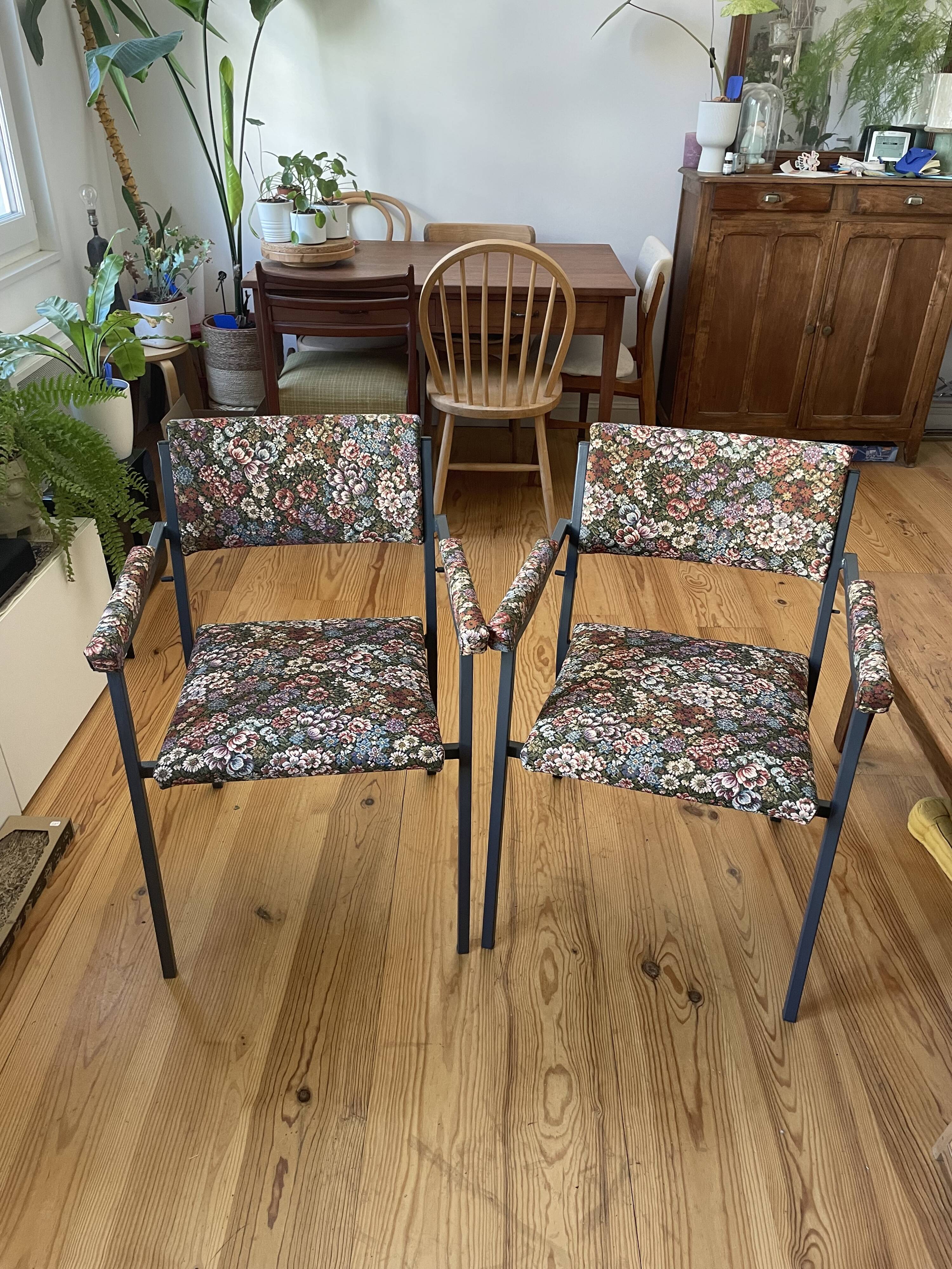 Paires de chaises modernistes années 60