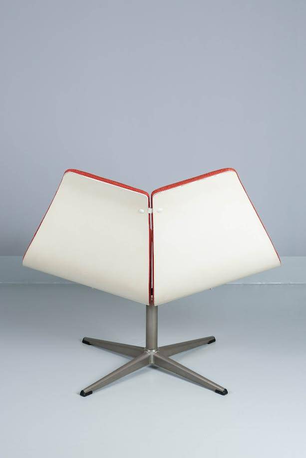 Montreal pavilion chair