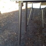 Table, chairs and stools formica