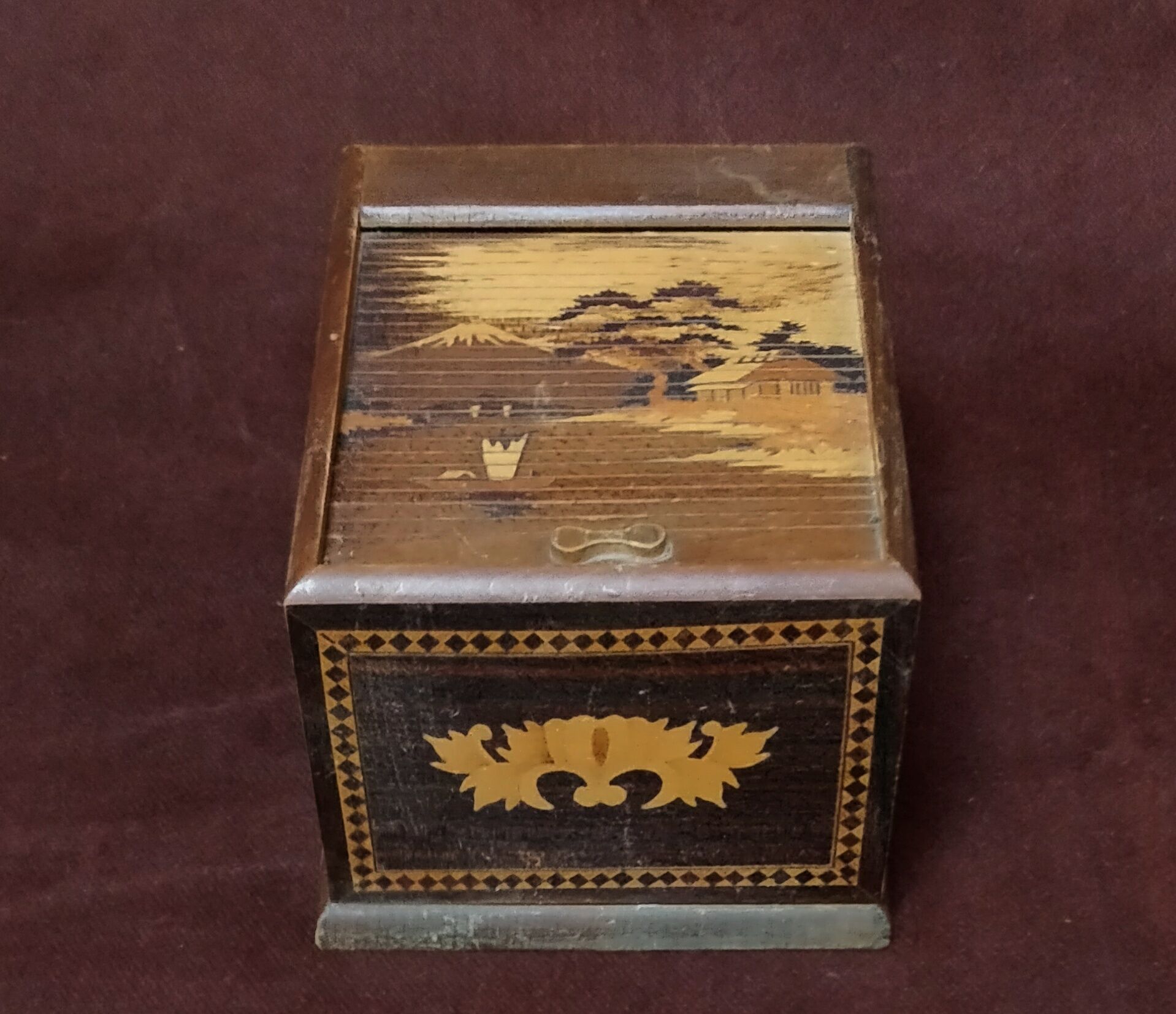 Japanese wooden cigarette dispenser box