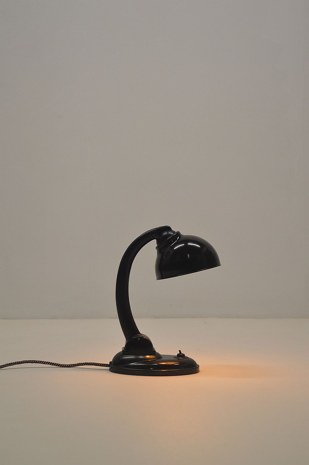 Bakelite lamp '11126' designed by Eric Kirkman Cole, 1930s