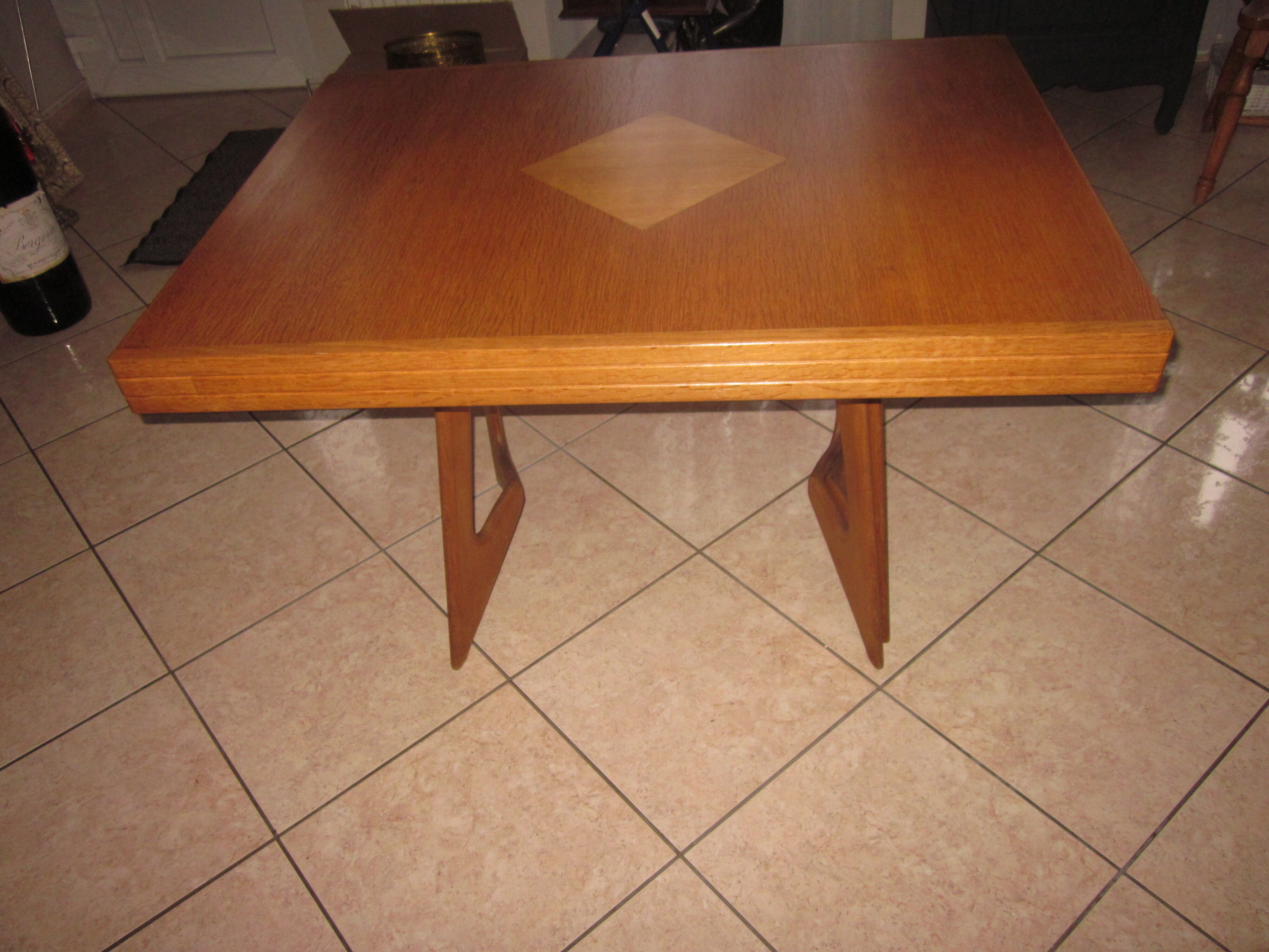 Table extensible par Guillerme et Chambon