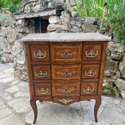 Small marquetry chest of drawers with central projection, 19th century period