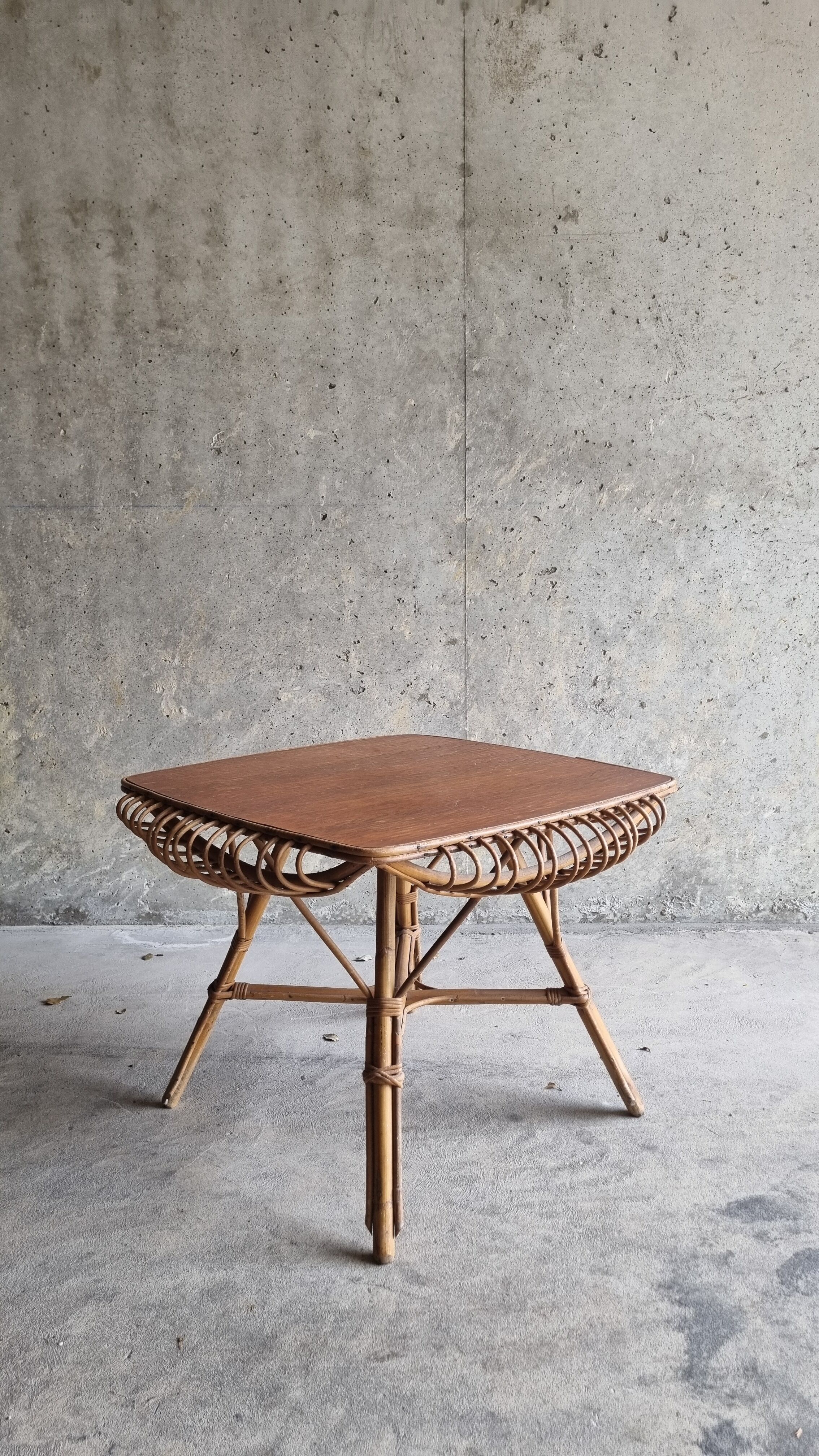 Table basse en rotin, années 70