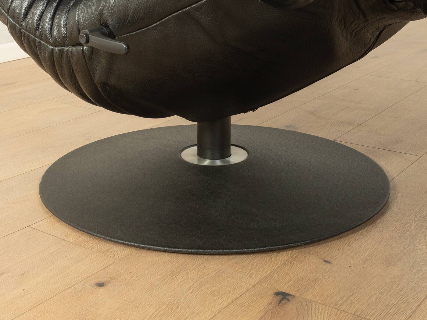 JR-7360 Yoga Relax armchair by JORI, 1980s, black leather