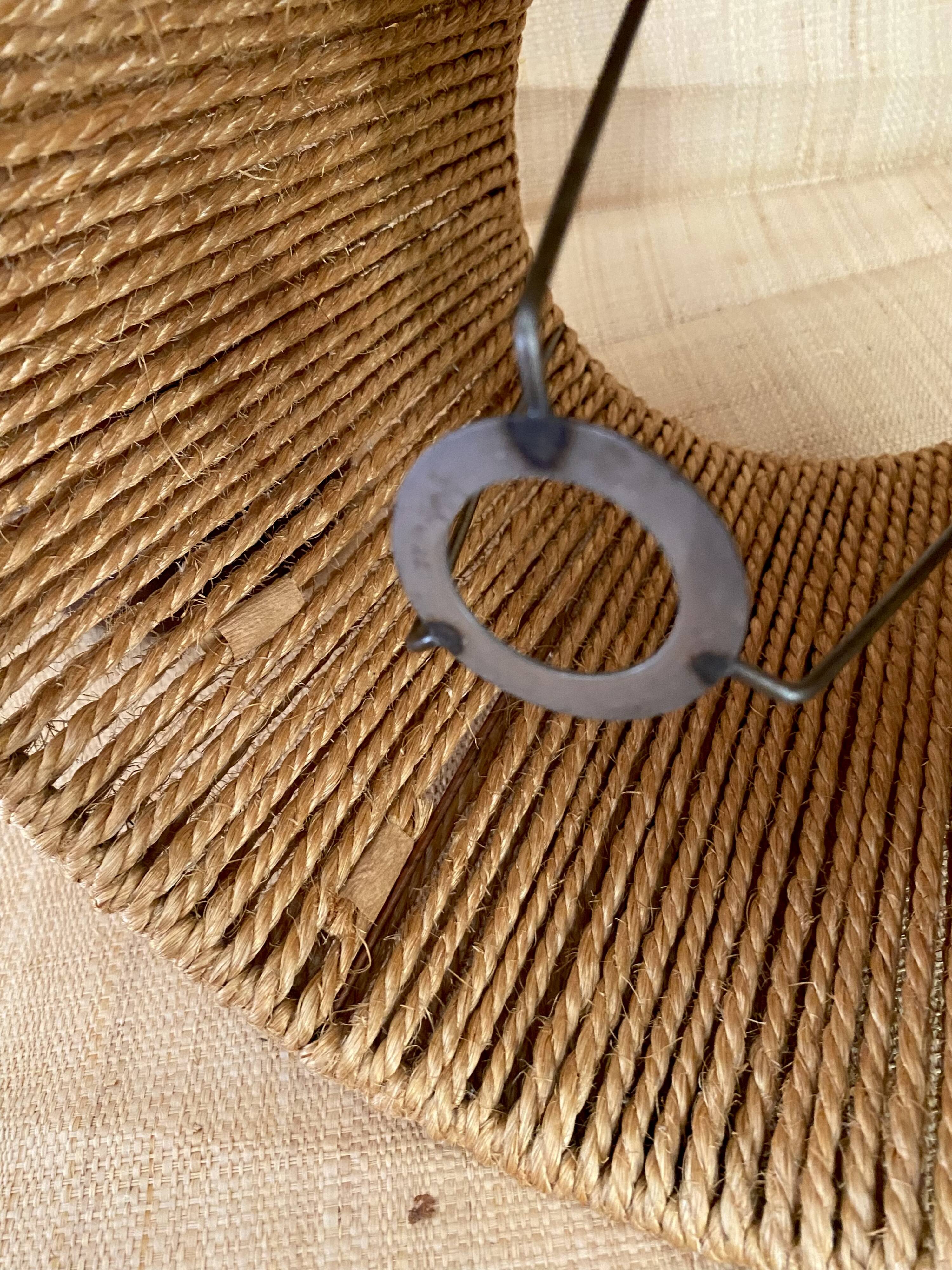 Lampe bois, câble tissu, abat-jour coco années 70