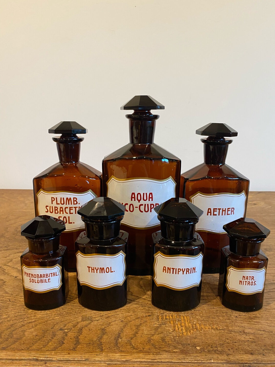Set of 7 apothecary bottles