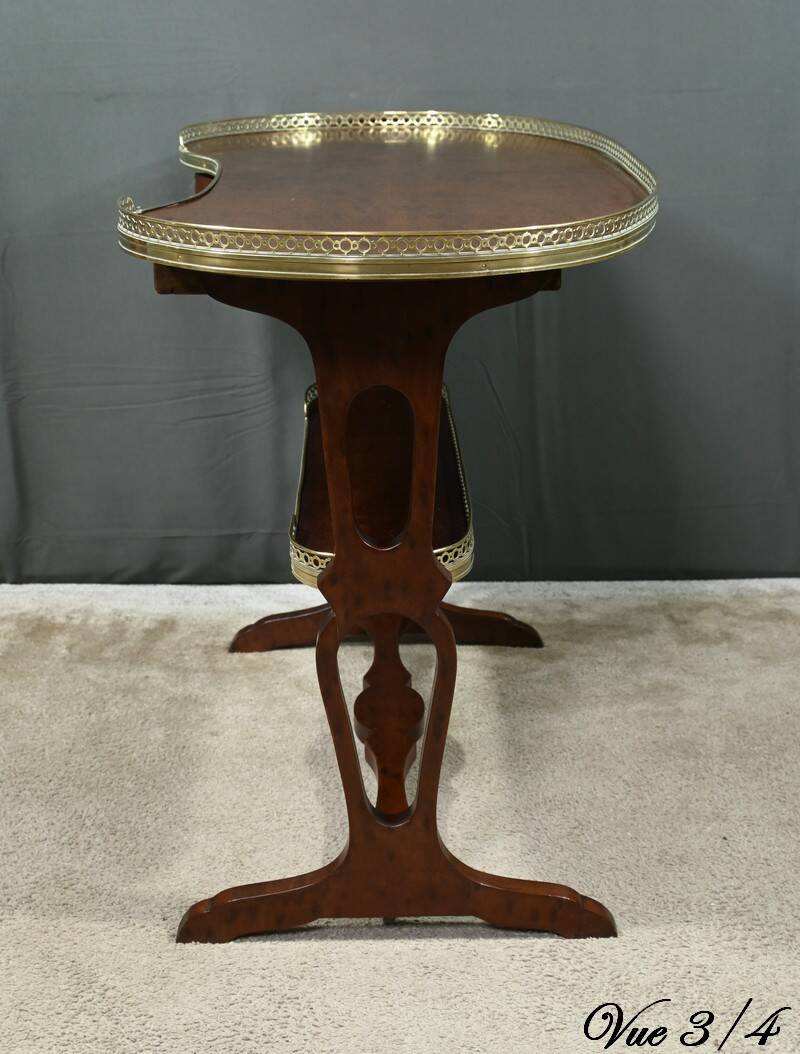 Kidney Table in Speckled Mahogany, stamped “L'escalier de Cristal” – Late 19th Century
