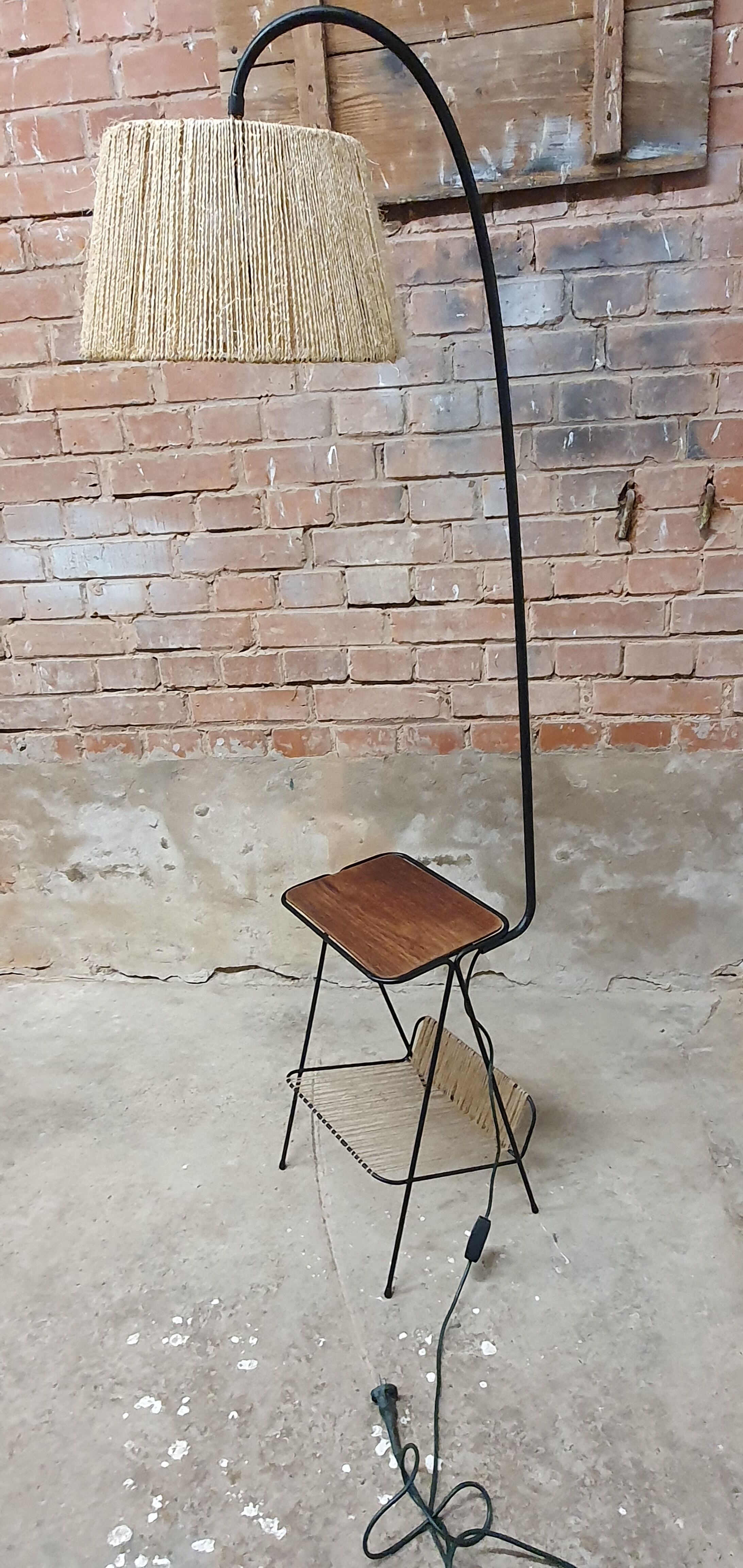 Lampadaire cordage vintage porte revue