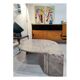 Table basse en marbre, forme goutte d'eau vieux rose