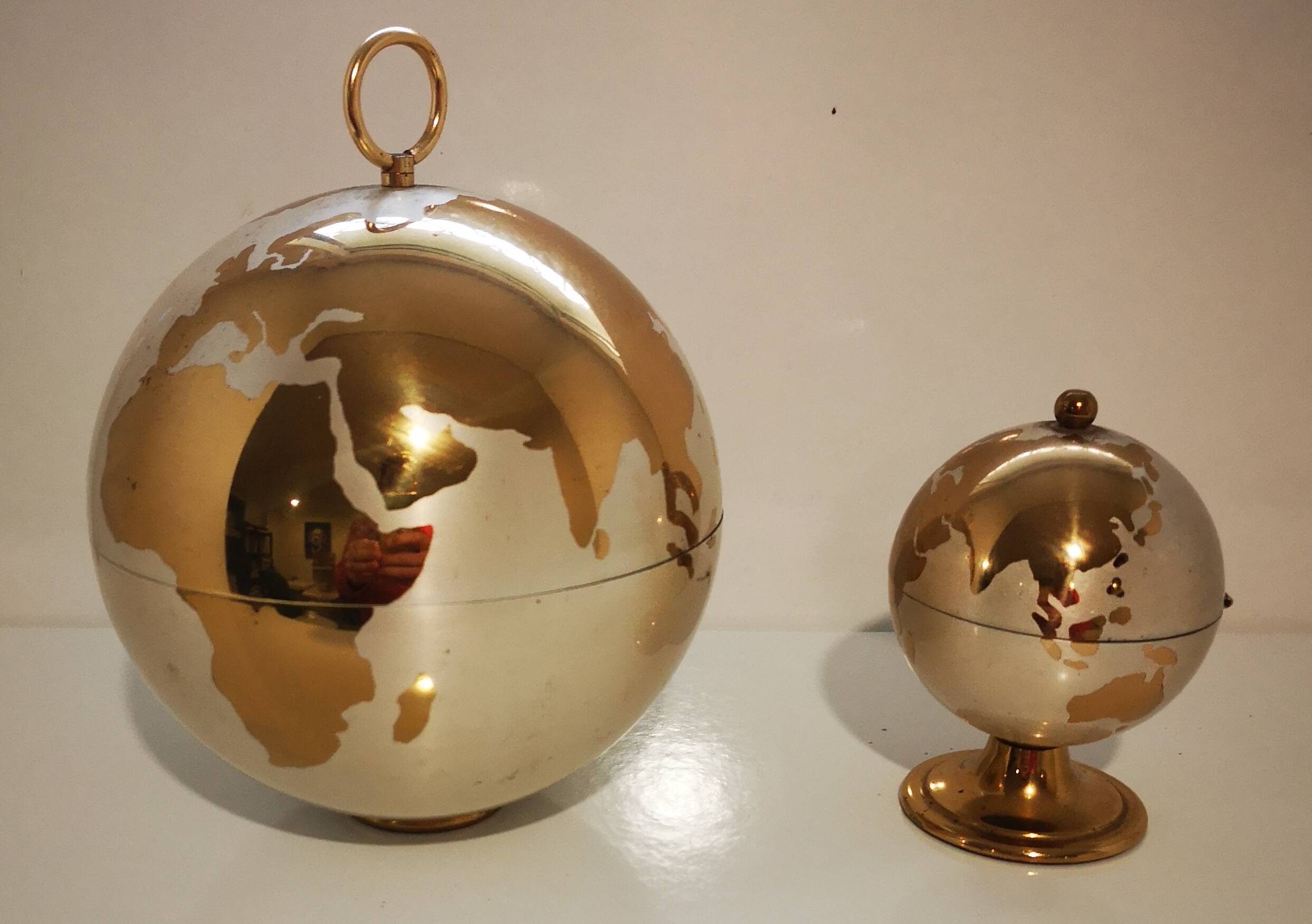 Vintage cigarette dispenser and table lighter