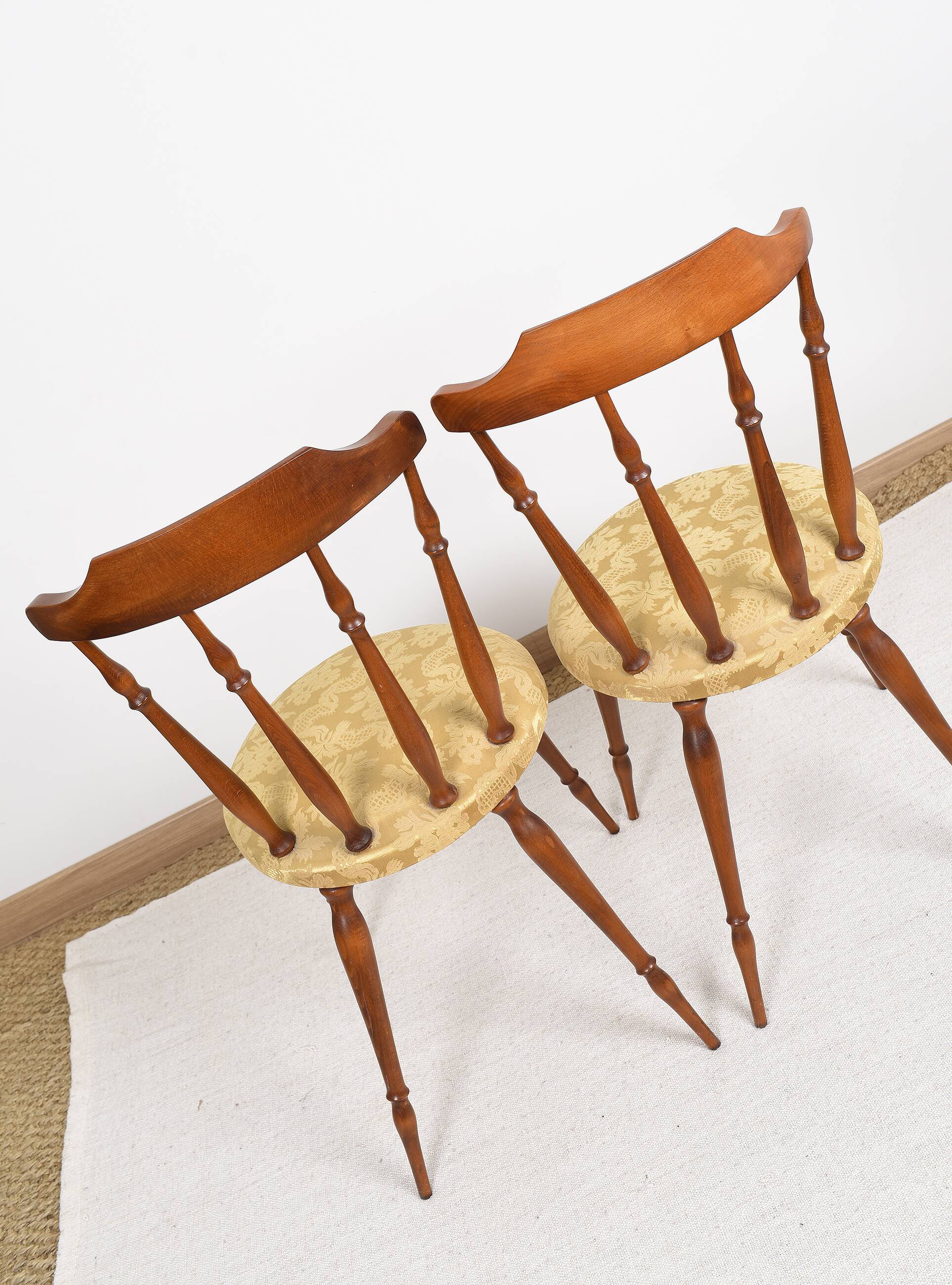 Pair of chairs in turned wood and fabric, vintage, dating from 1960.