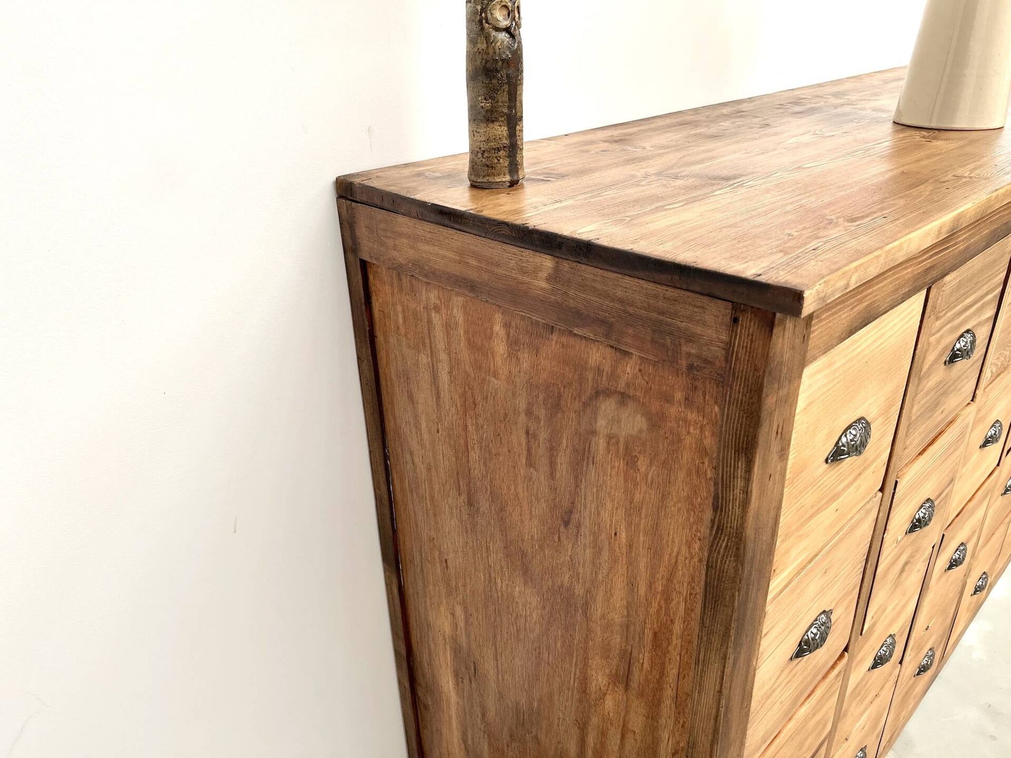 Craftsman's cabinet with 24 drawers in solid pine, 1950s.