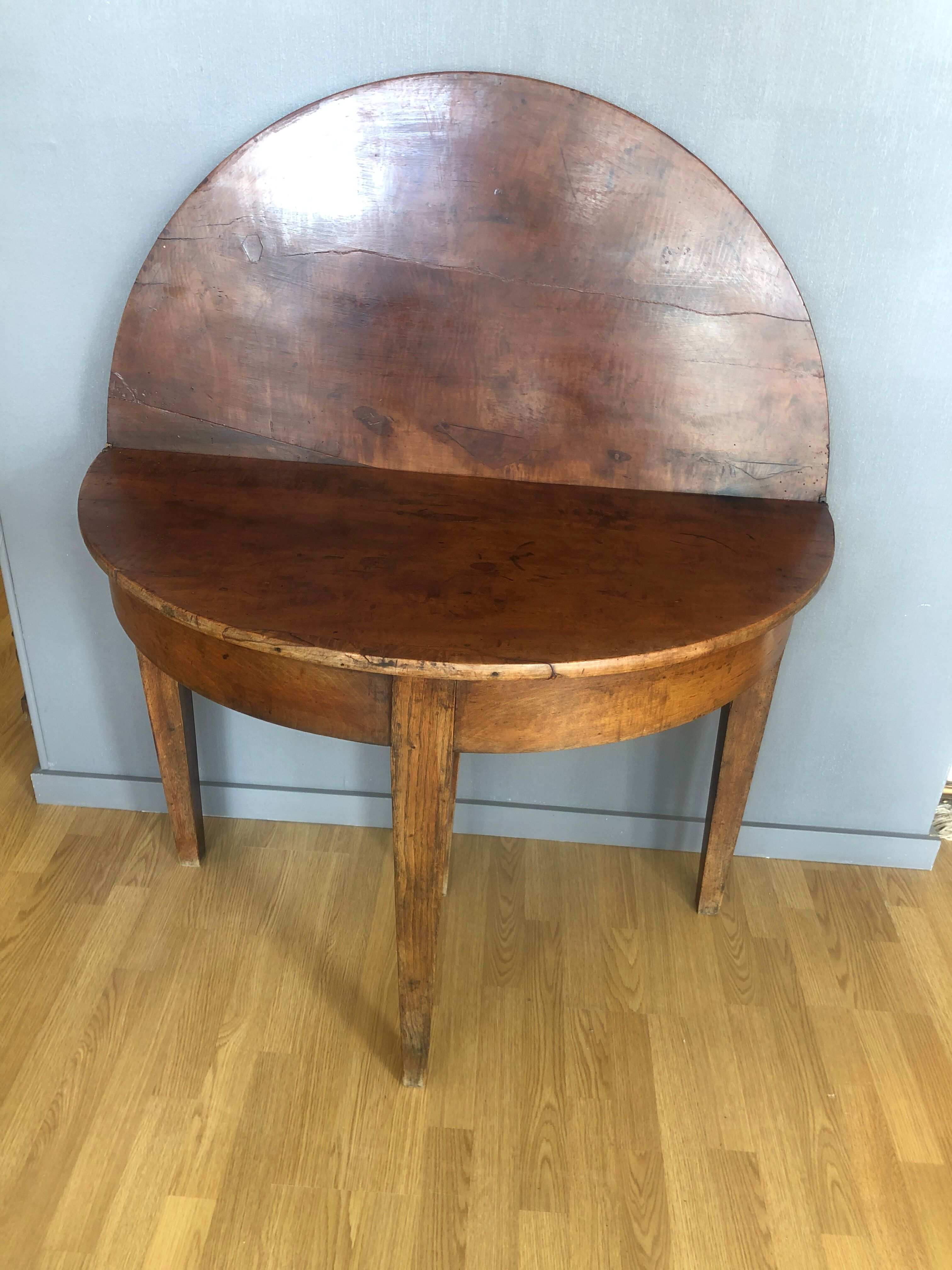 Half moon table