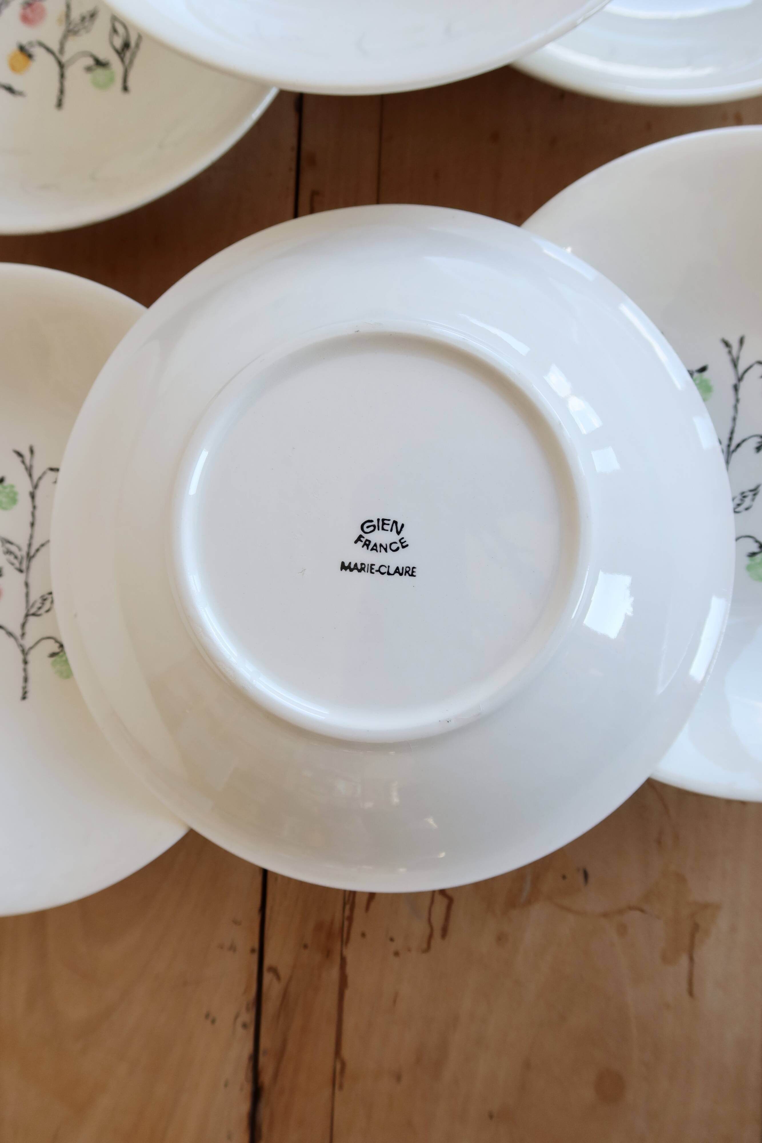 Vintage deep plates in Gien earthenware, model Marie-Claire.