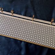 Porte-manteaux et chapeaux en laiton et métal perforé, années 1960