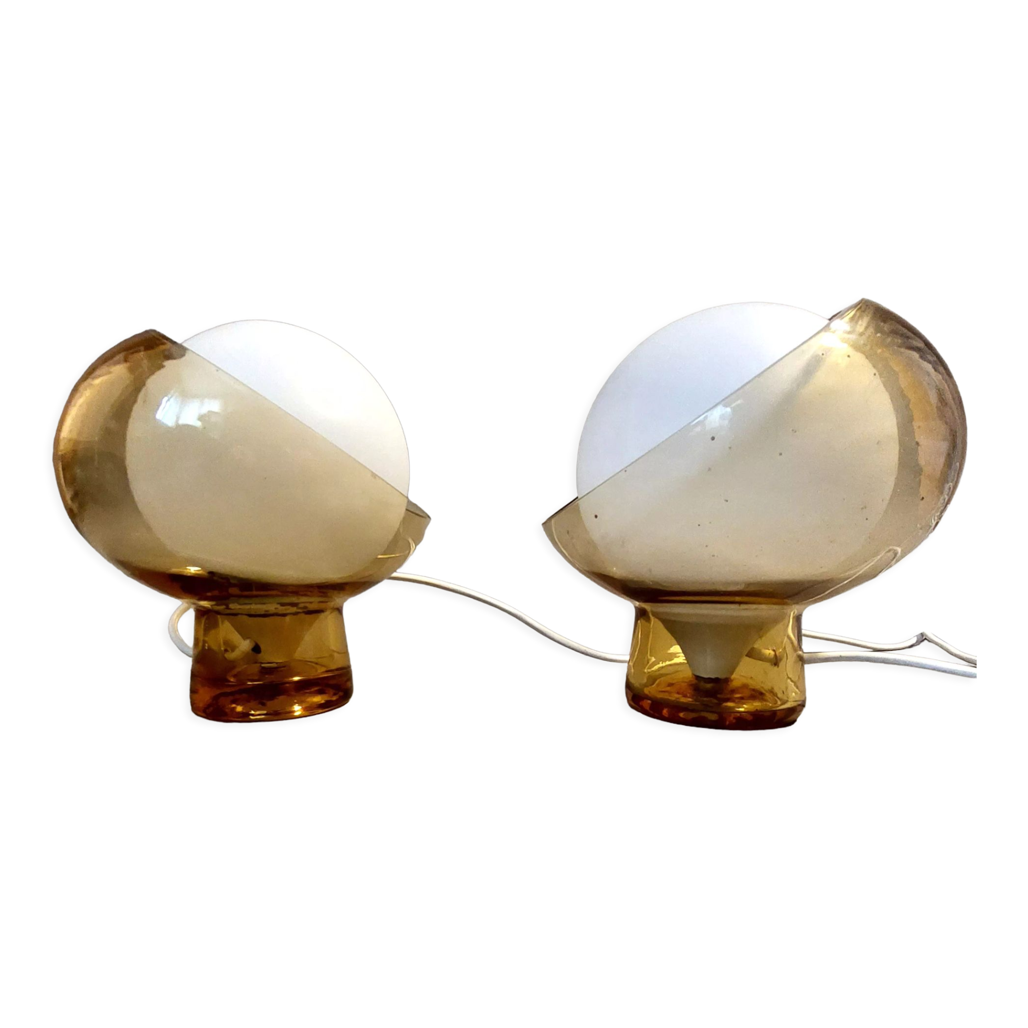 Pair of bedside lamps Italy1960/1970 in glass and white opaline.
