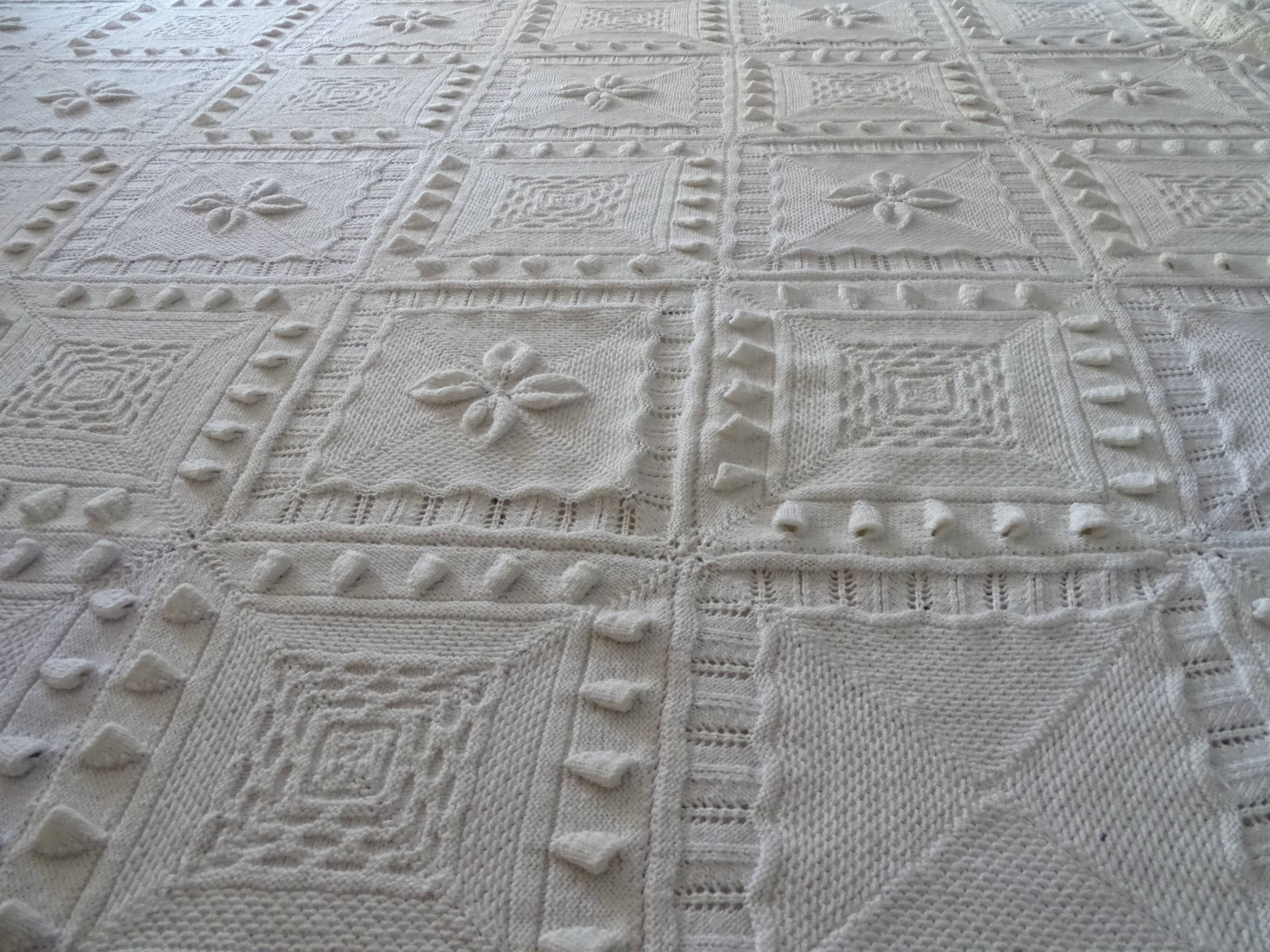 Old crochet bed cover 255 cm x 215 cm