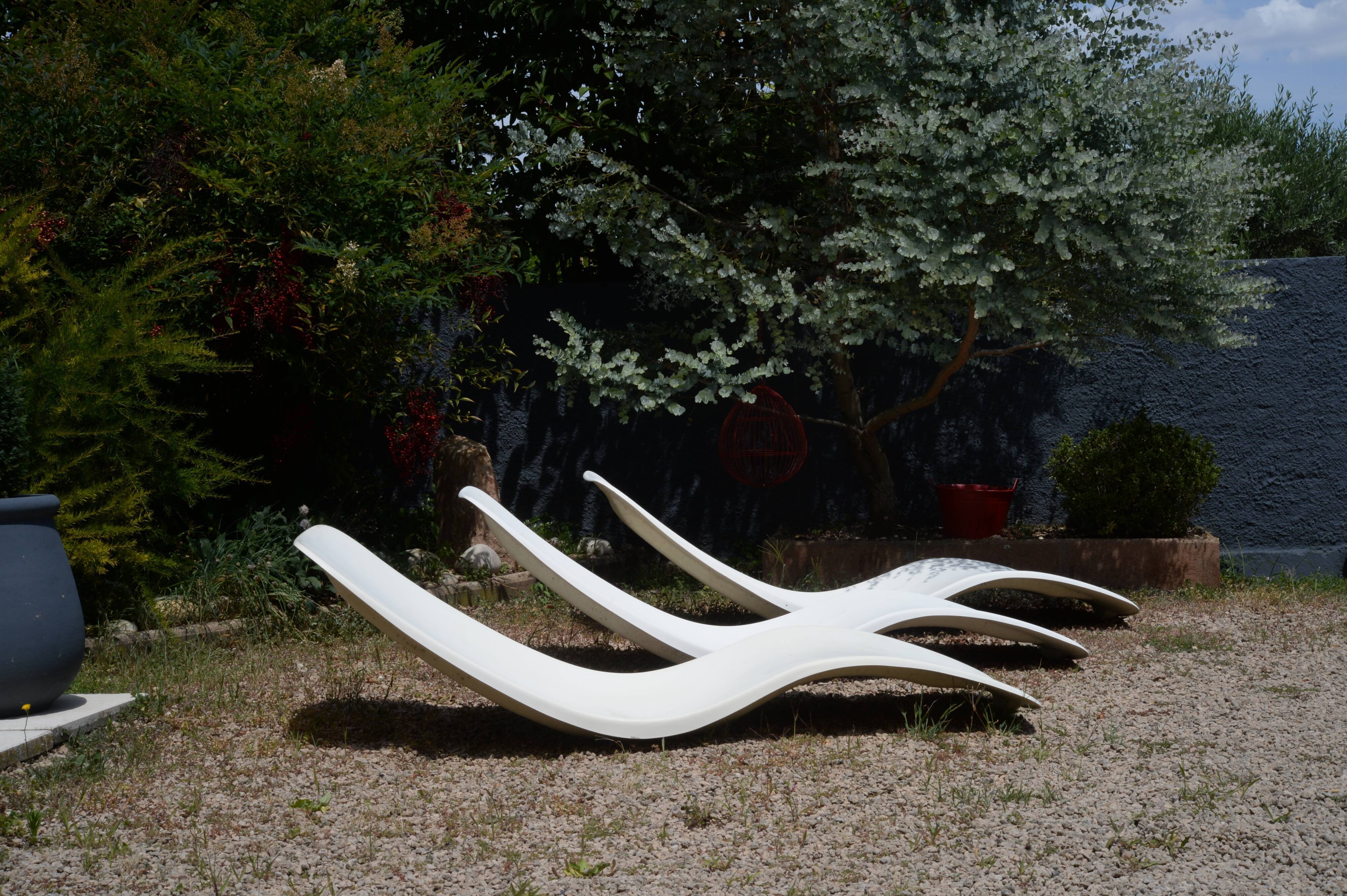 Set de 3 transats"club med" par Charles Zublena
