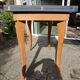 Expandable wooden table