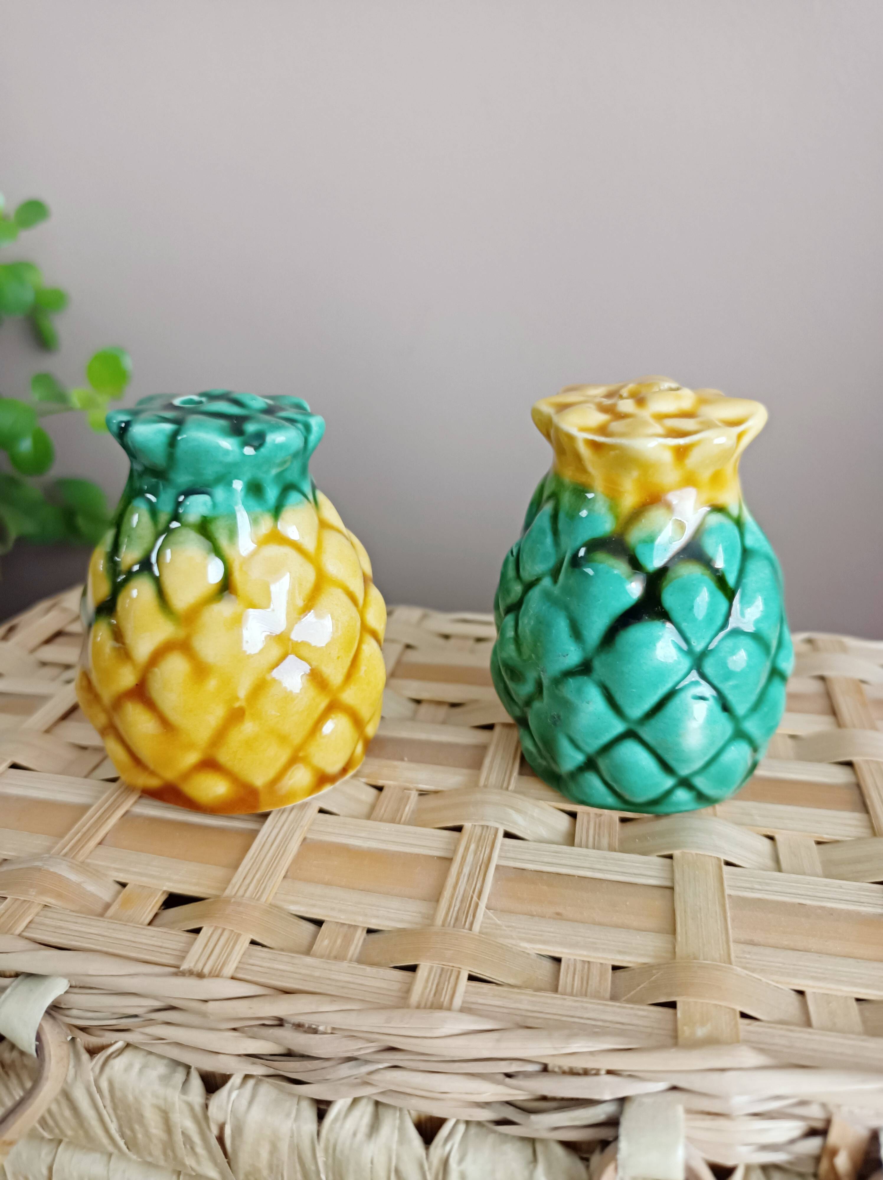 Pineapple salt and pepper shaker duo in slip