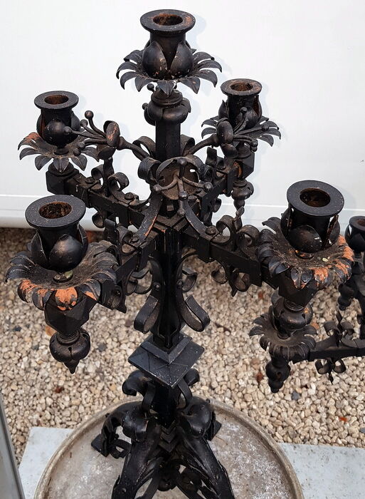 Imposing gothic lustre in wrought iron black laqué 185cm - 2 large candelabras