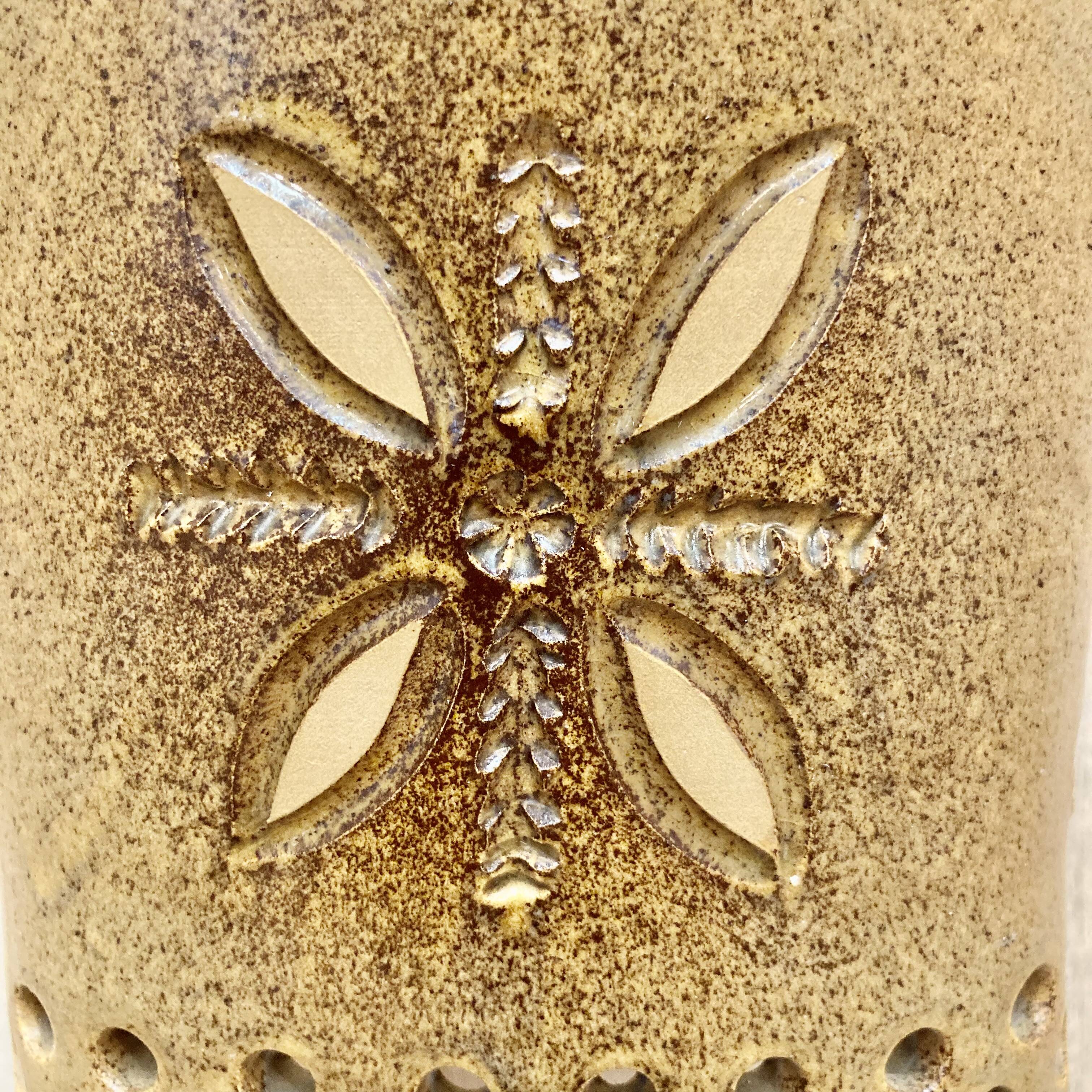 NICE CERAMIC DESIGN APPLIQUE 1950.
